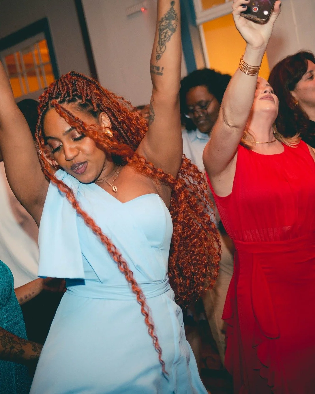 Resolvemos encerrar o ano com essa sele&ccedil;&atilde;o de imagens que mostram como &eacute; bonito e verdadeiro celebrar juntos. Queremos comemorar tudo o que vivemos em 2025 e desejar ainda mais momentos felizes para os pr&oacute;ximos que v&ecirc