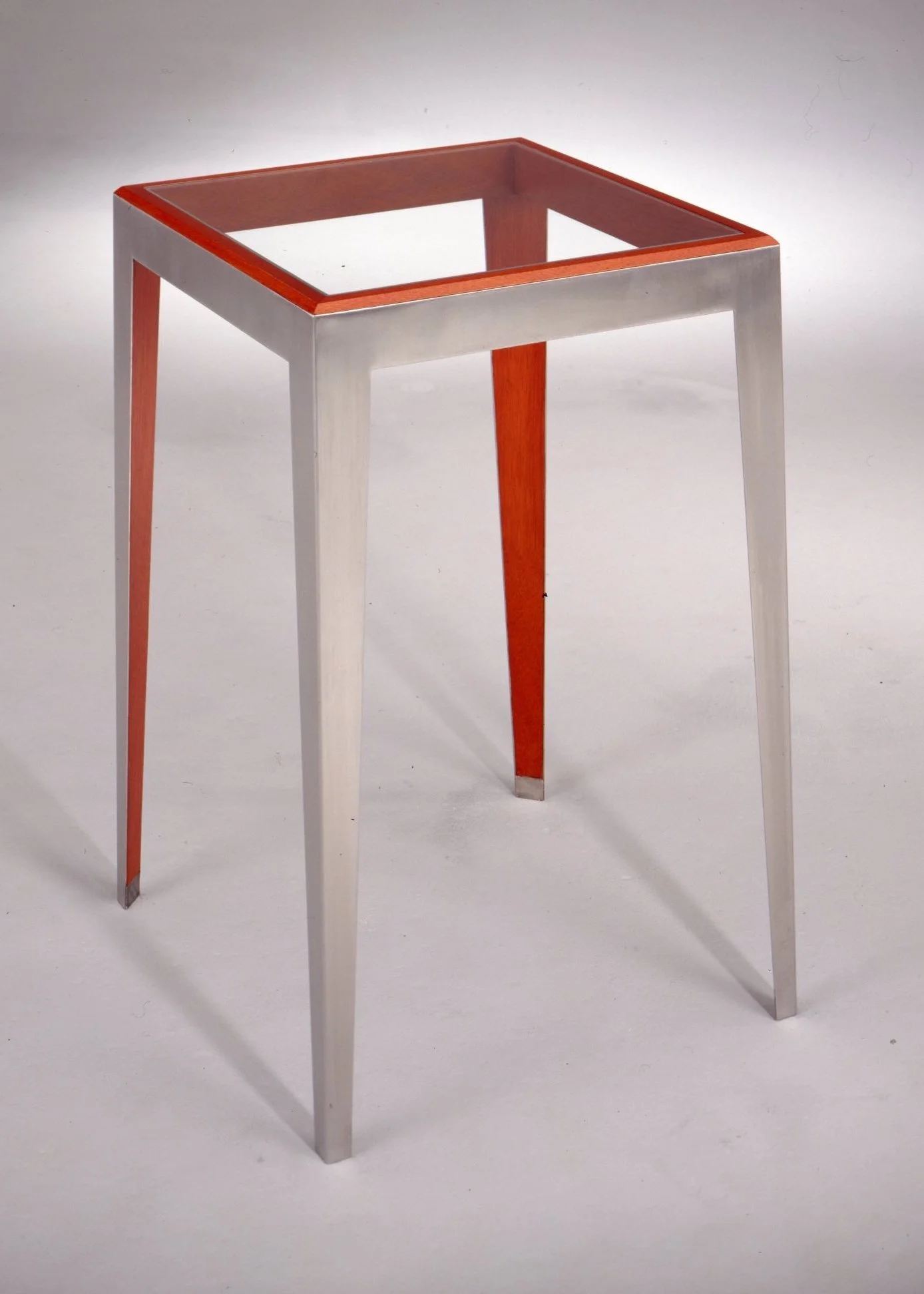 18 FN609 End Table Glass.jpg