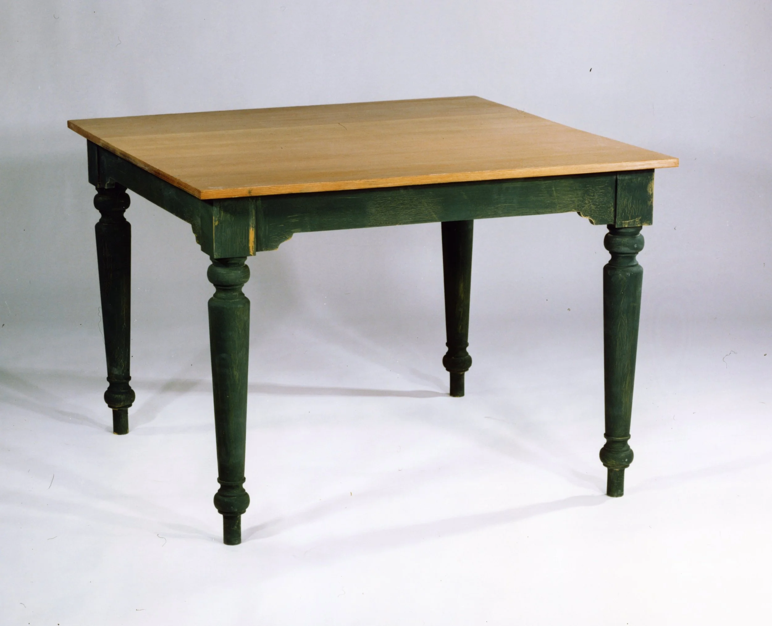 12 AR20 Rustic Square Table Turned Legs 20220527_14391780.jpg