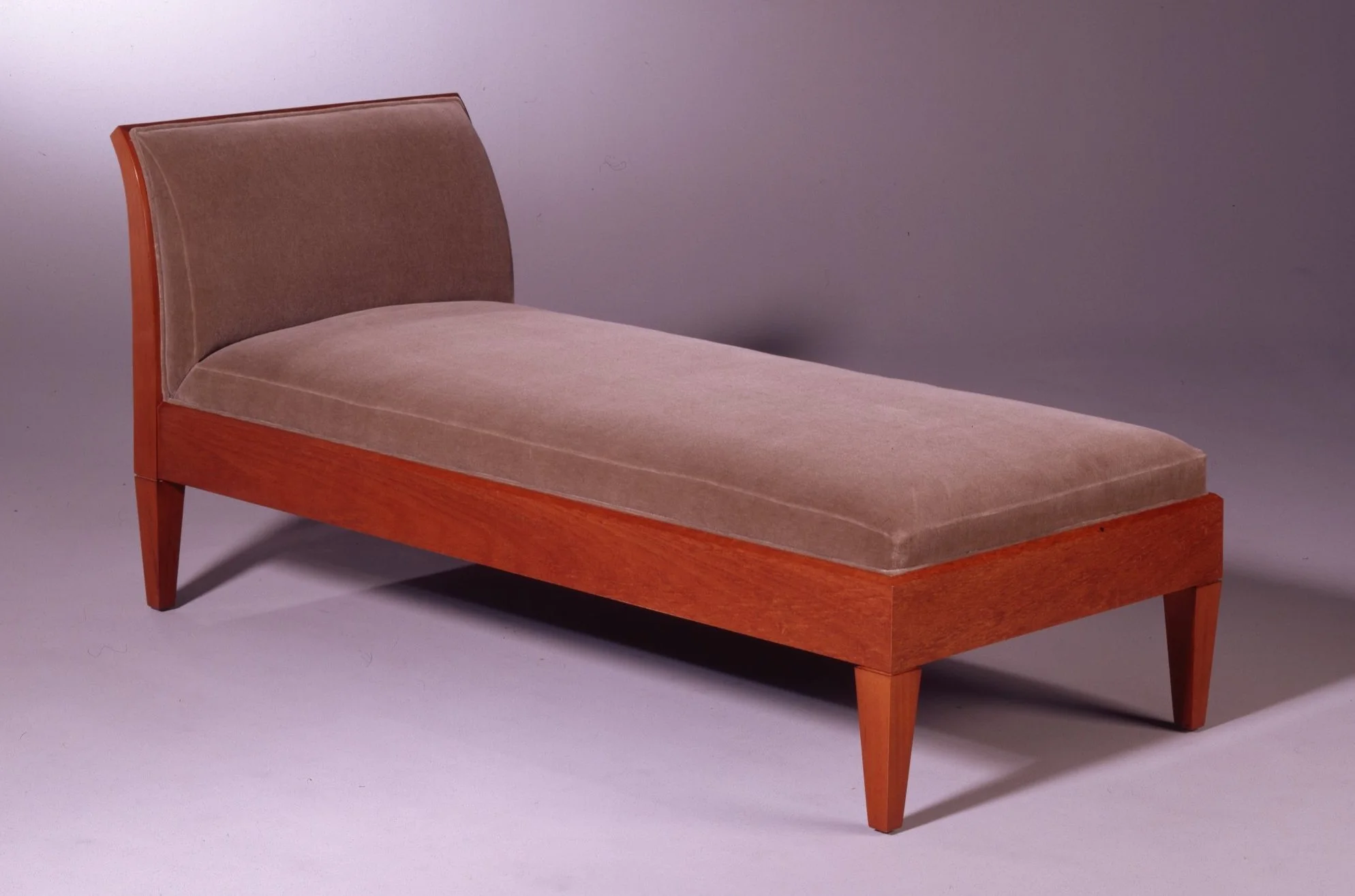 14 UC606-1 Day Bed Front    20220506_16185979.jpg