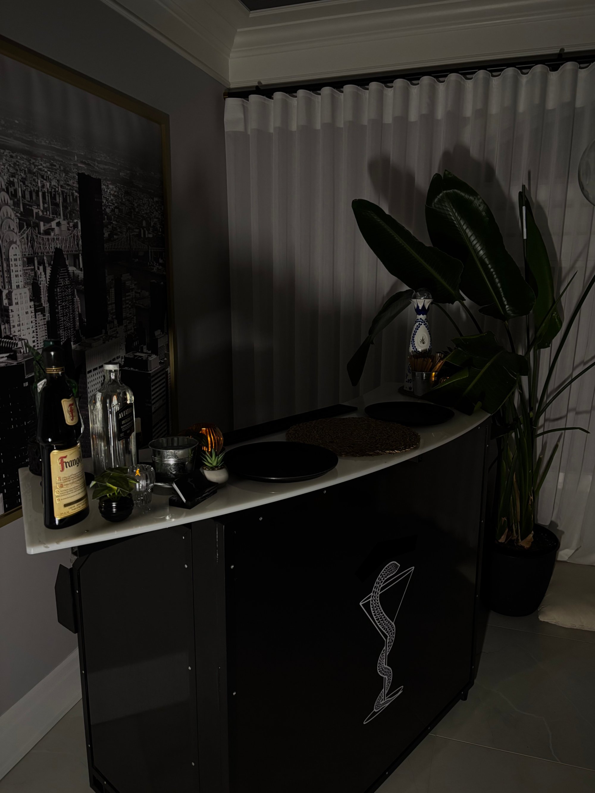 Eclispe Bar Pic (%22OTR%22 Removed).jpg