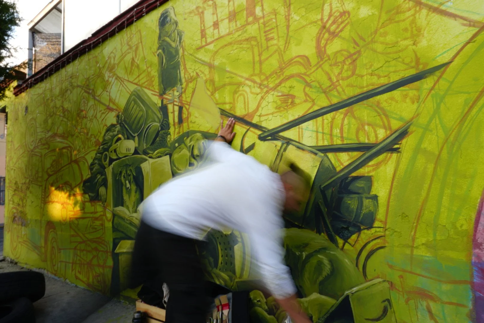 Somos matricidas, entrevista al pintor y muralista Leo de la Rosa (leodelarosa.art)