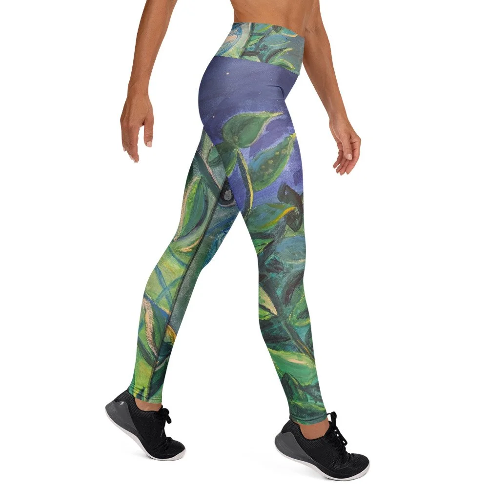 all-over-print-yoga-leggings-white-right-6a25d5e4ec1dc.jpg