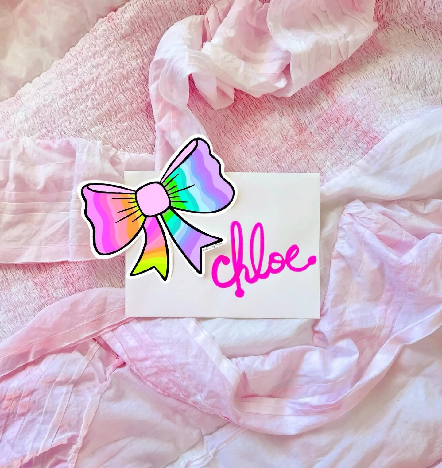 A small note for a growing girl&hellip;..because even when she rolls her eyes, she still needs to feel how loved she is 💕🎨🌈✨

#theartofthoughtfulness #motherdaughterlove #teenagelife #littlethingsmatter #raisinggirls