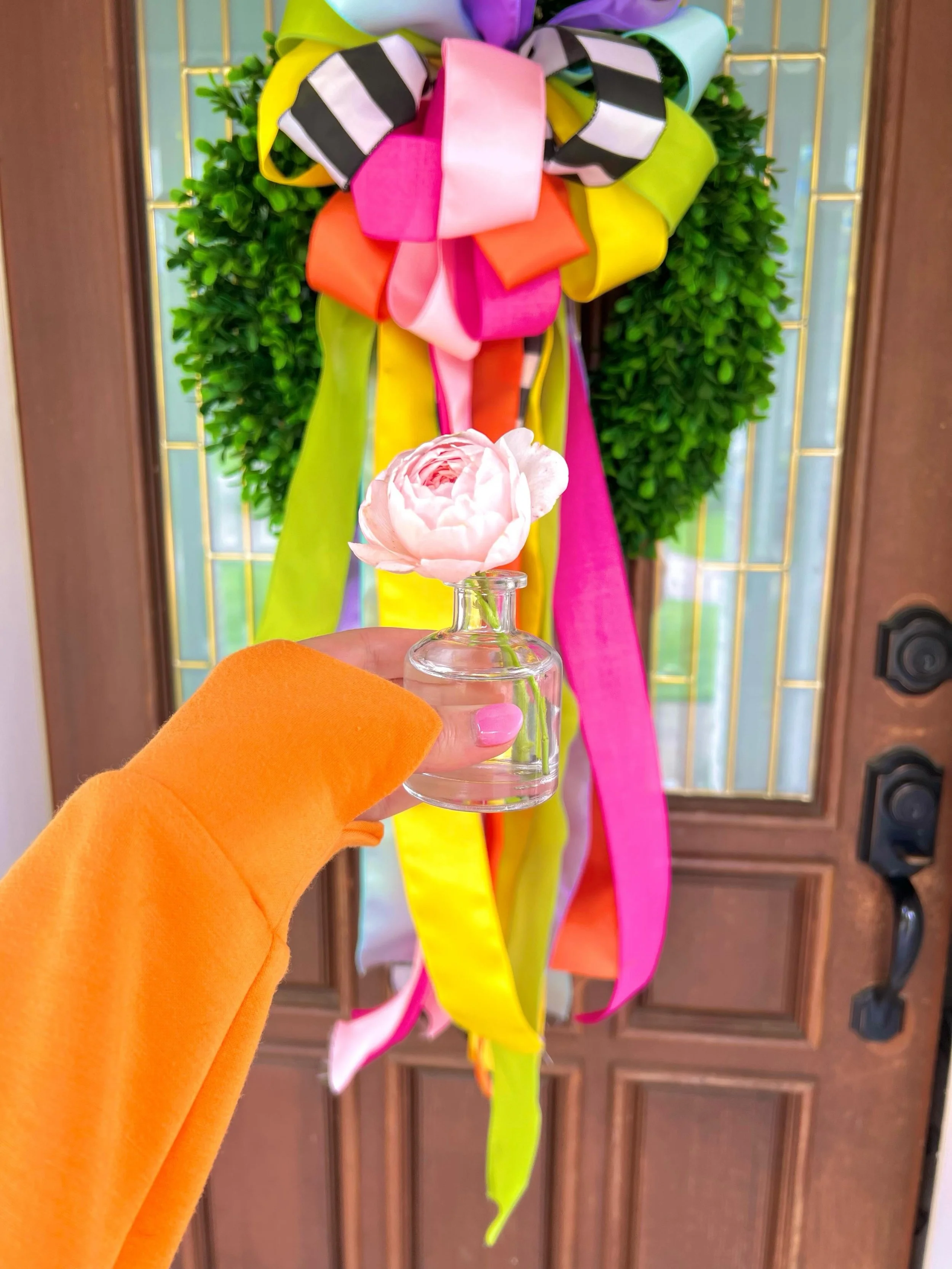 One of my favorite things in this world is when @meghaneliz3 leaves a flower from her garden on my porch as a surprise. It feels like more than a gesture&hellip;..it feels like love arriving quietly at my door. A reminder that beauty asks for so litt