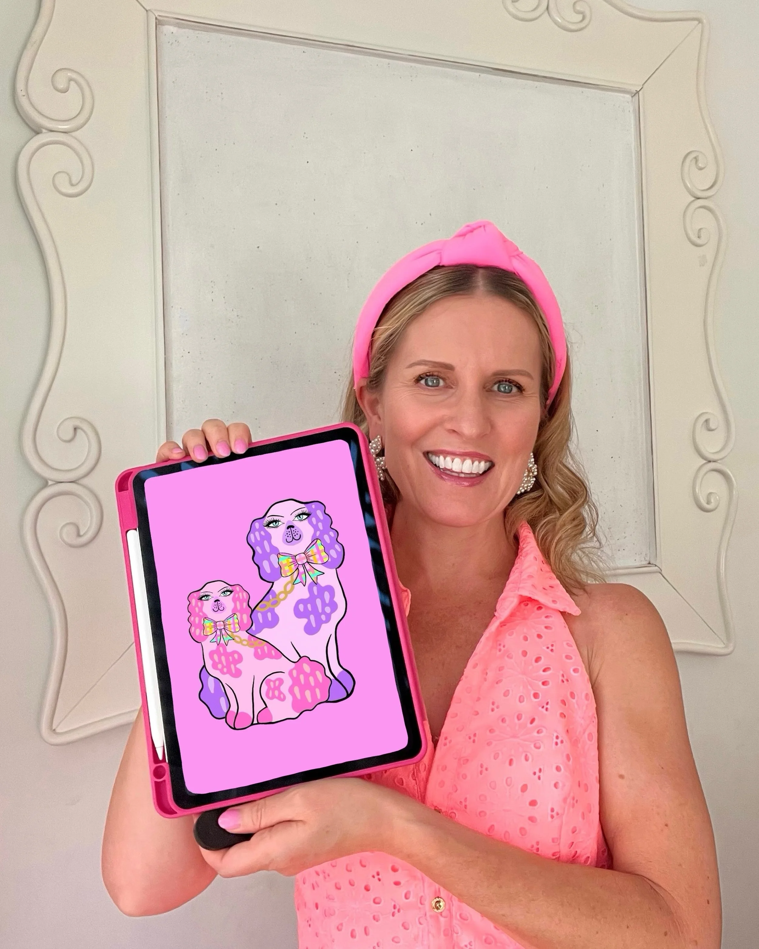 When your artwork becomes your favorite accessory 💕🐩🎀✨ Art meets fashion&hellip; my favorite kind of combination. 💅🏻

Posh Pooches 🐩💕

#KatieConleyArt #PoshPooches #SurfacePatternDesign #SurfacePatternDesigner #ArtMeetsFashion