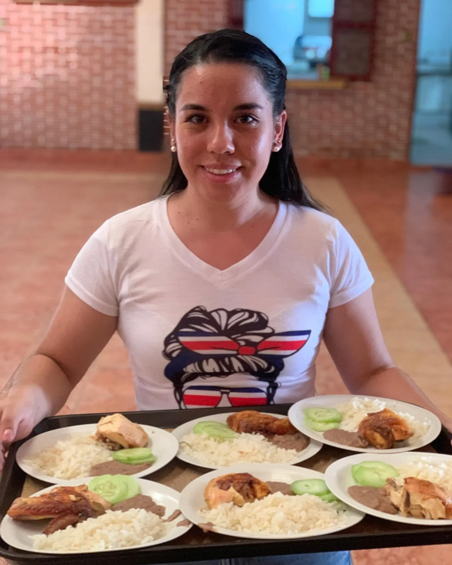 🍲💖 &iexcl;Unidos por el bienestar de nuestra comunidad! En nuestro comedor comunitario, extendemos nuestras manos con platos llenos de amor y nutrici&oacute;n para familias en situaci&oacute;n de vulnerabilidad. &Uacute;nete a nosotros y se parte d