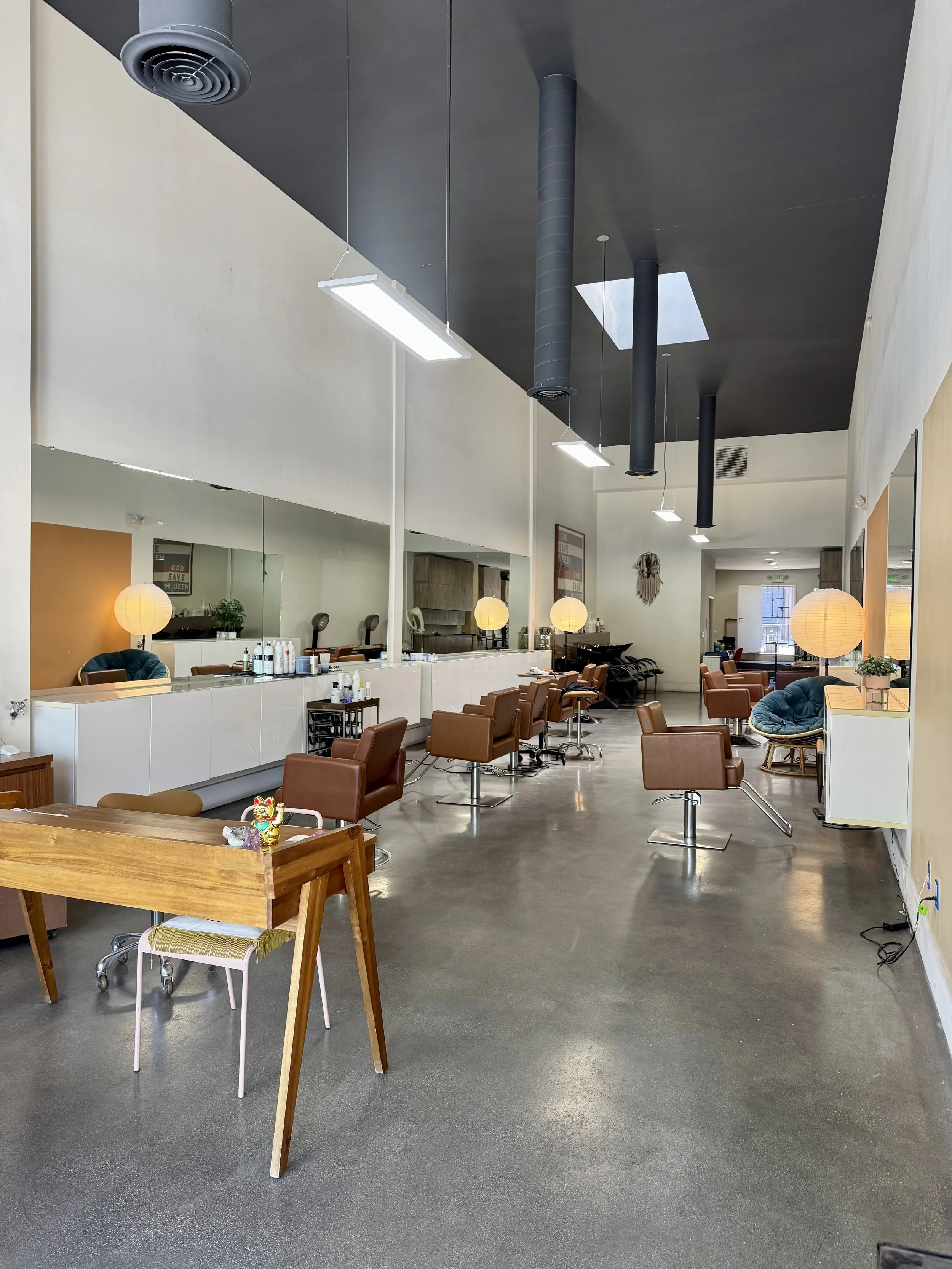 Well lit salon friendly atmosphere best blonde color in LA