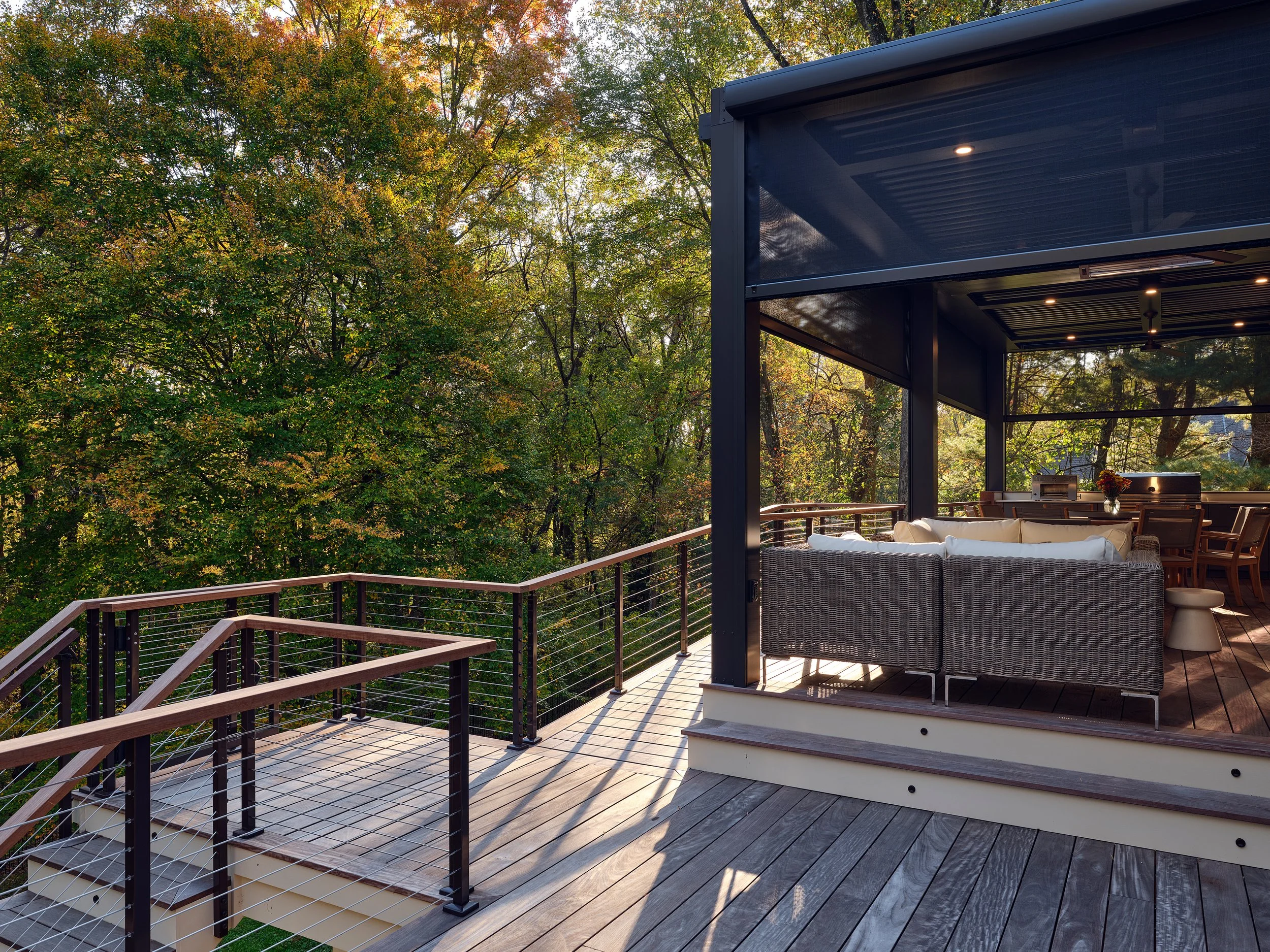 An image of Three Oaks.