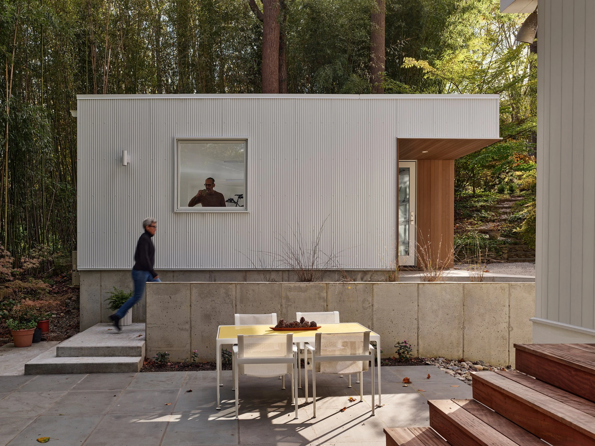 An image of Moss Hill Garage.