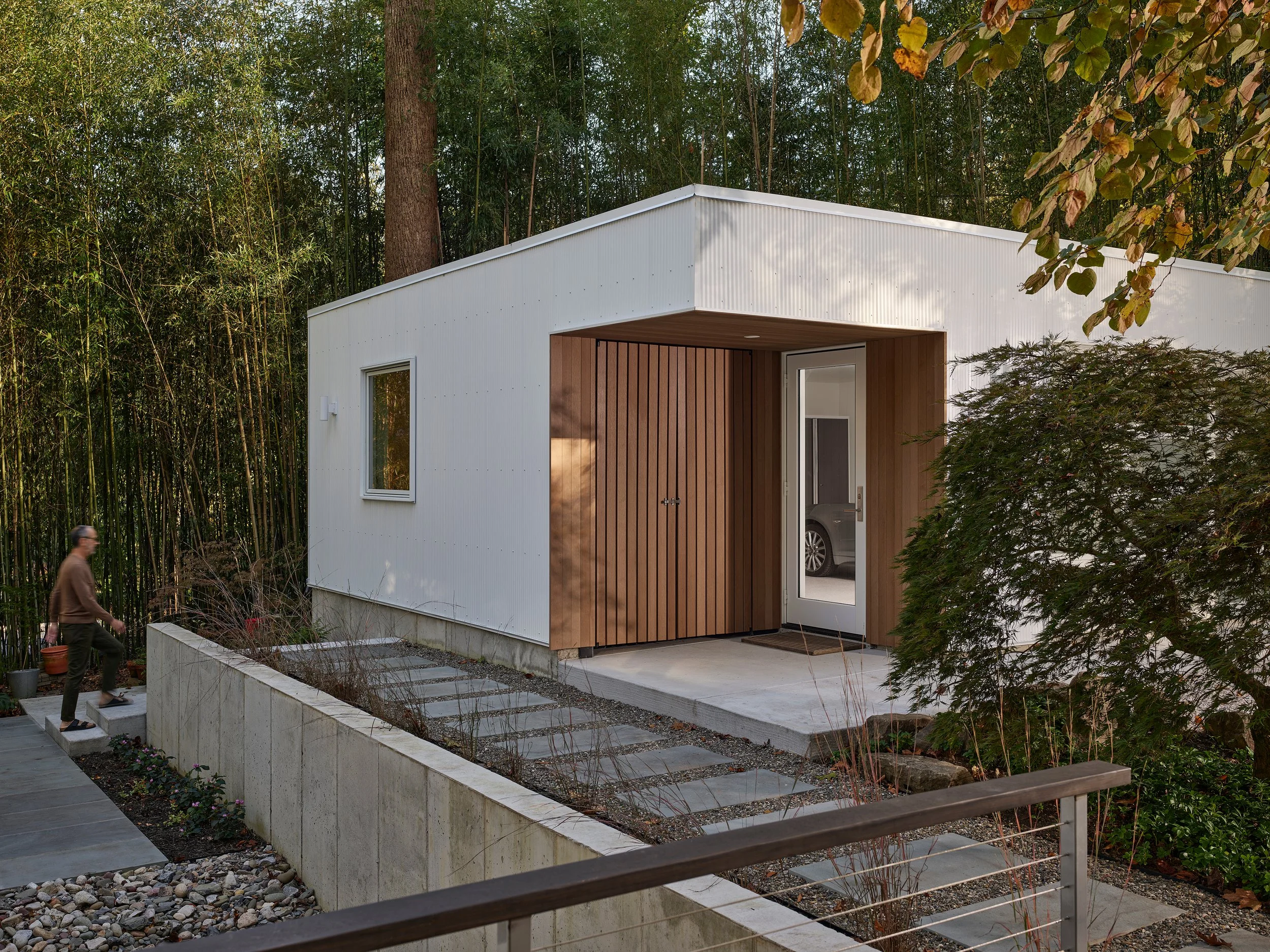 An image of Moss Hill Garage.