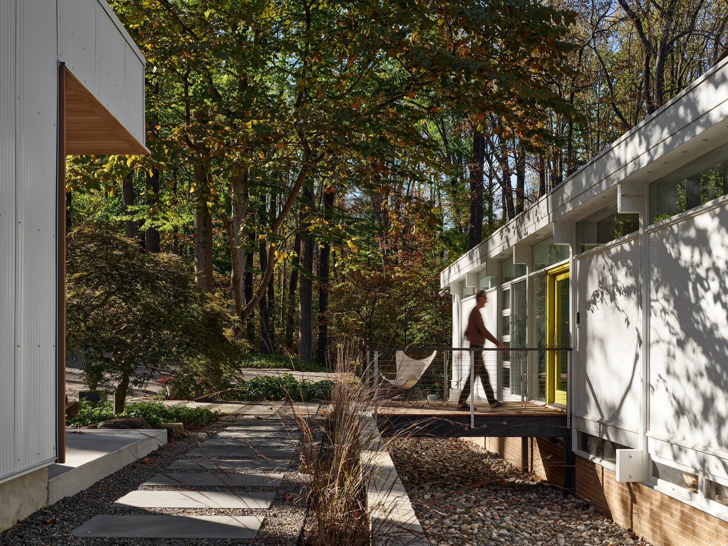 An image of Moss Hill Garage.