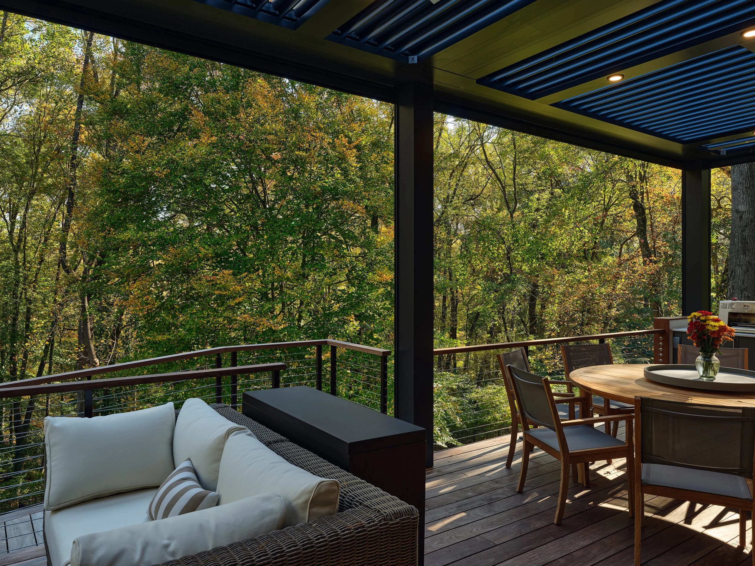 An image of Three Oaks.