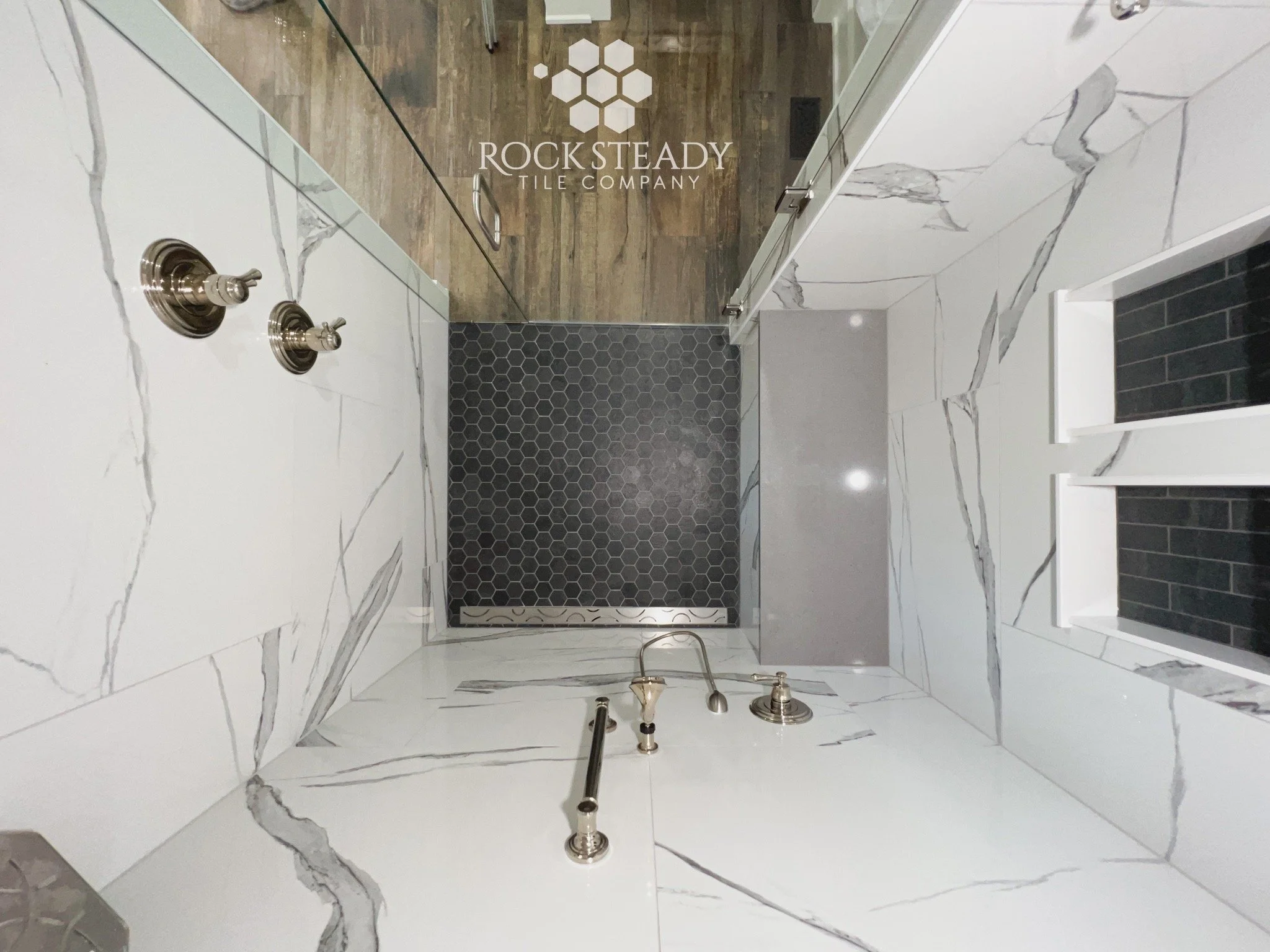 SIX_1E733835-6740-4D2B-9379-2ADEDD234E71 2.JPG