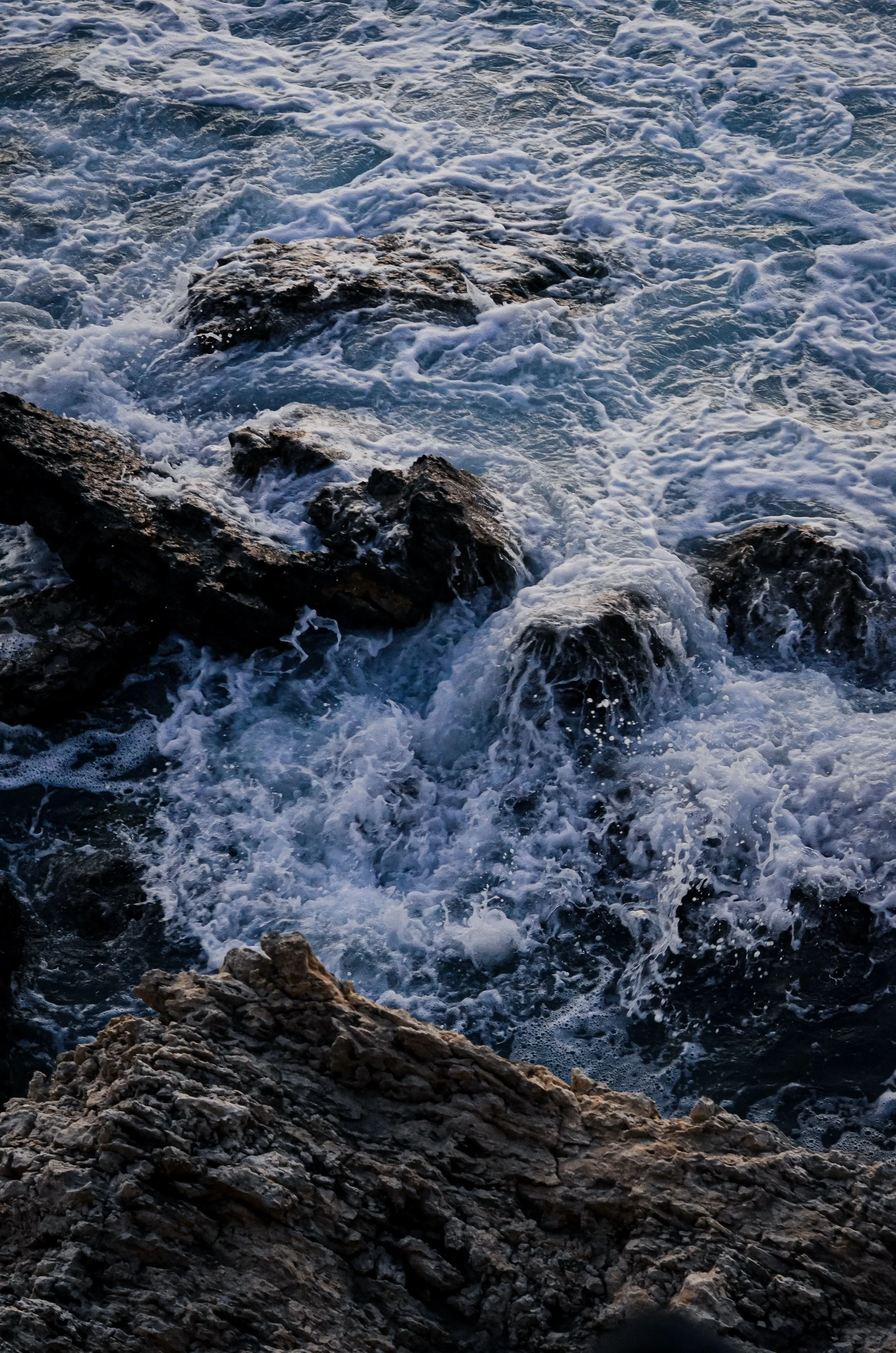 ocean waves highlighting millennial stress on therapist page in Albany, NY