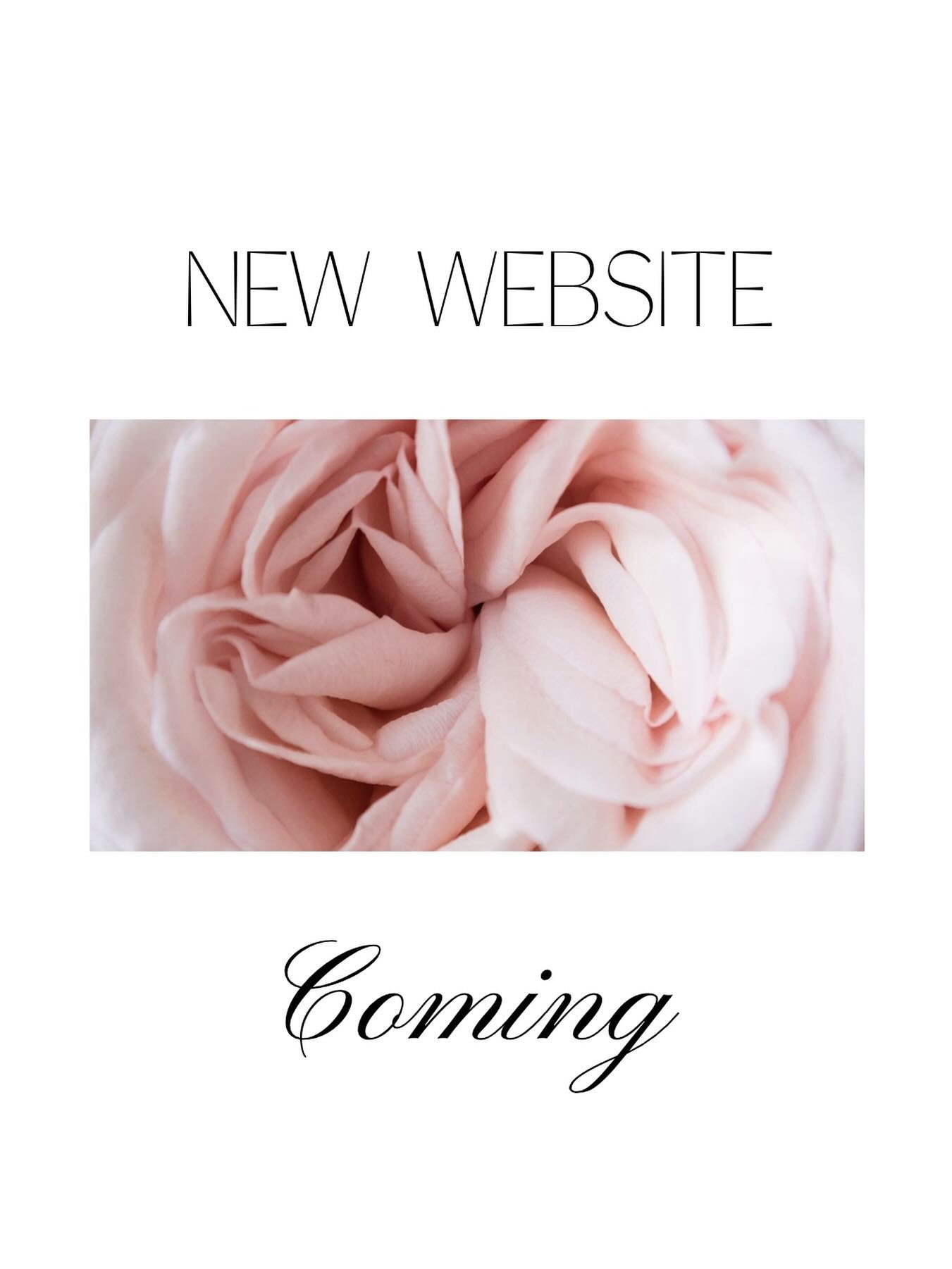 Booking for 2026 is in full swing and as some of you have noticed my website is down 😳!! Please feel free to send me an email 📧 to info@goldenbridalartistry.com in the meantime! 
.
.
.
#goldenbridalartistry #weddingmakeupartist #booking2026 #mainew