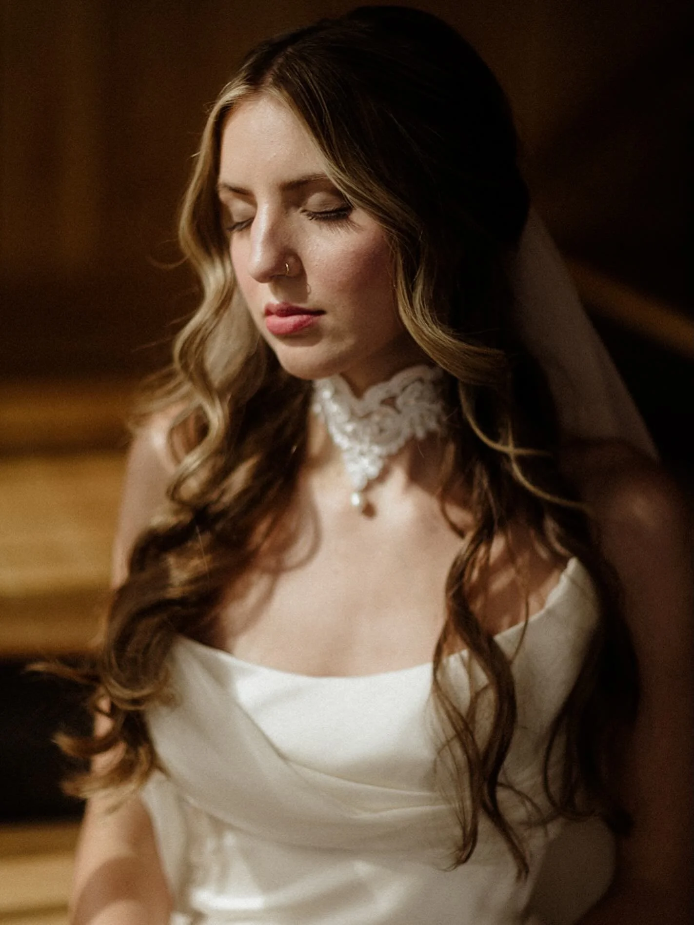 Rosy wedding cheeks forever 🌹🤍

@acadiaelopementcollective 📸
@shayleetardiff 💇&zwj;♀️
@thefoggypearl