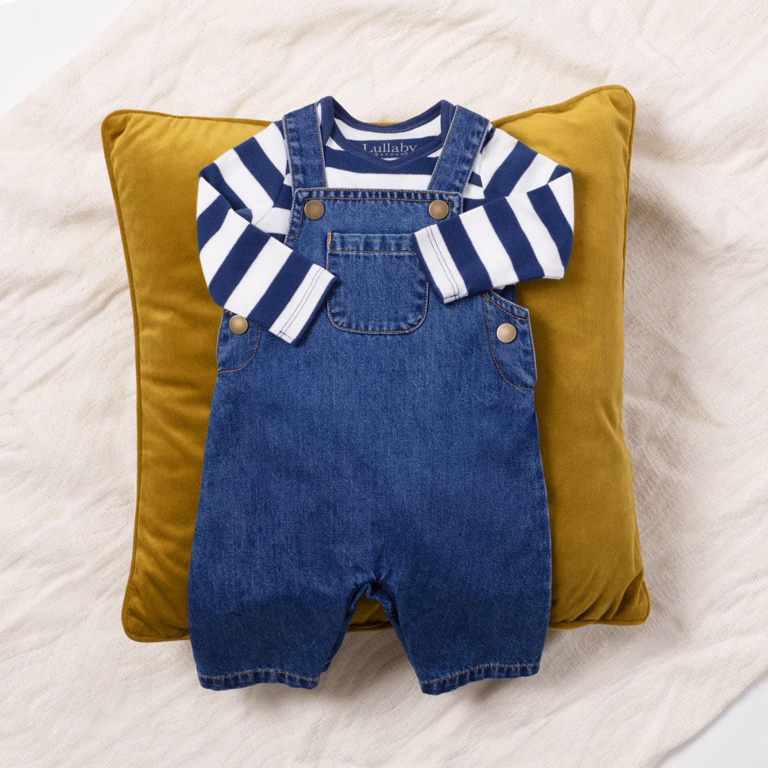 peacocks Jan 247107 copyNEW.JPG