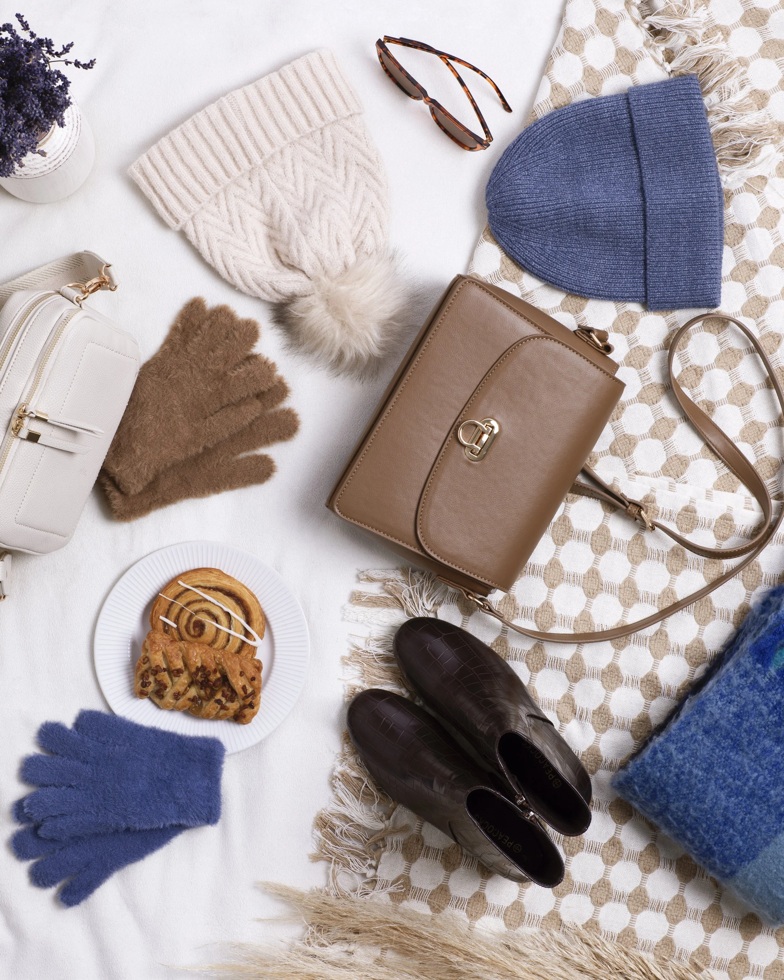 Peacocks Dec4460 copy.JPG