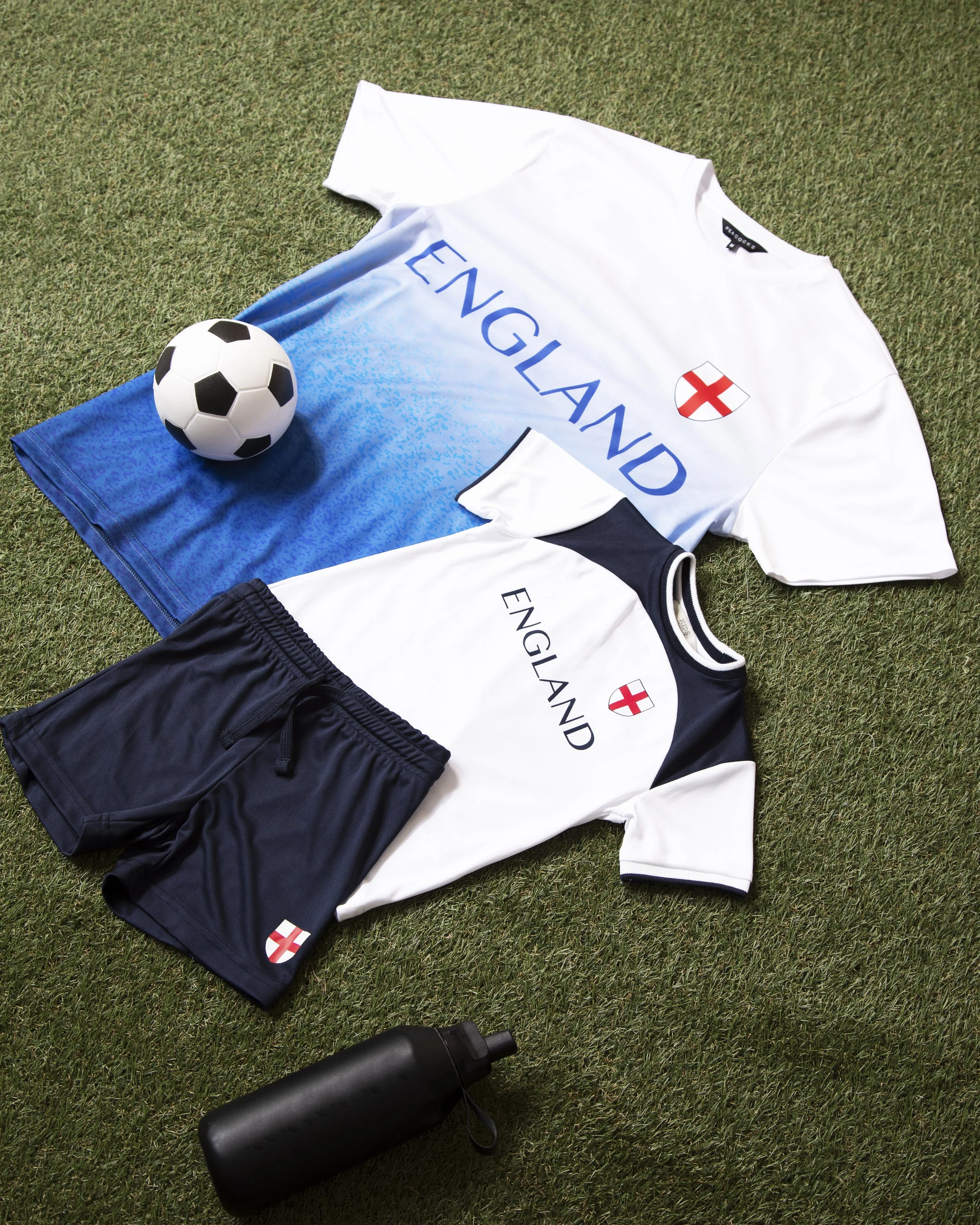 Peacocks May 2415475 copy.JPG