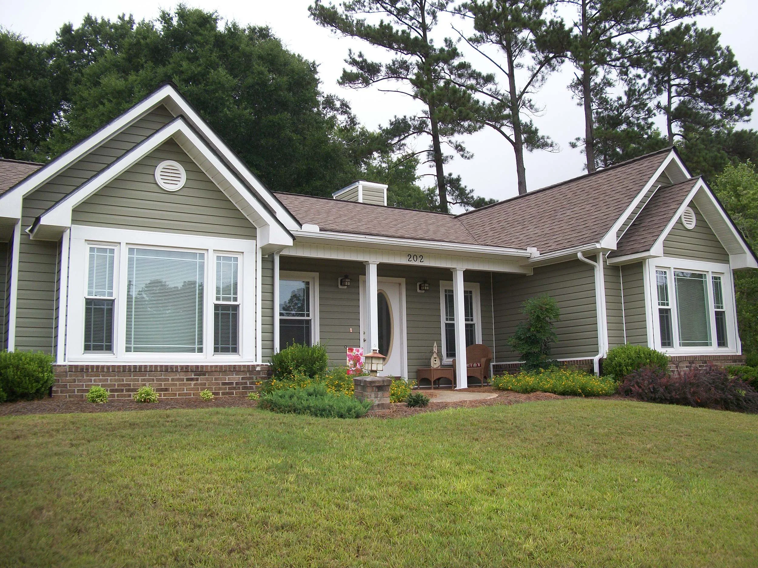 Replacement windows installed to update the exterior of a Dothan-area home.