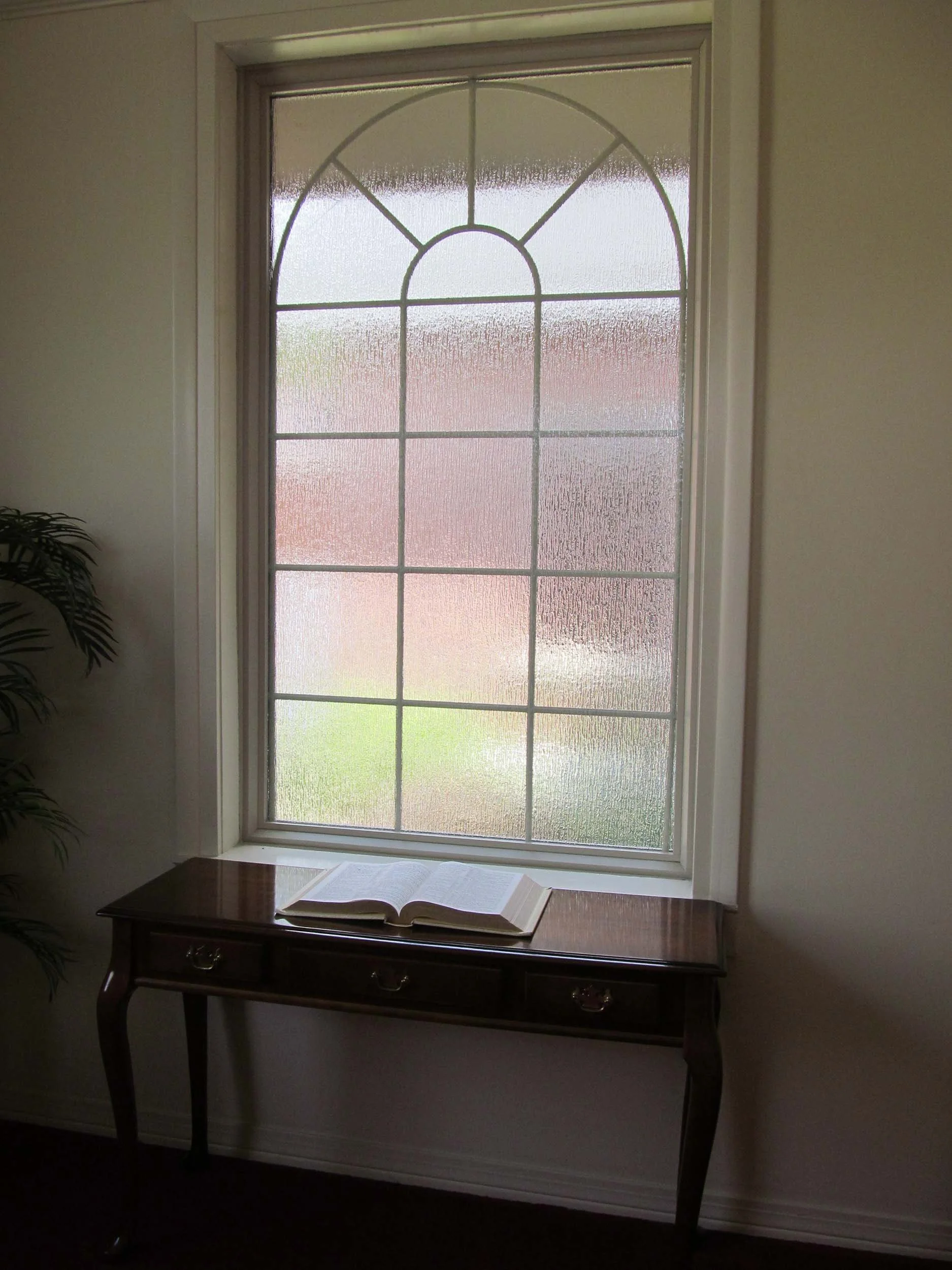 Updated replacement windows for a Dothan-area home improvement project.