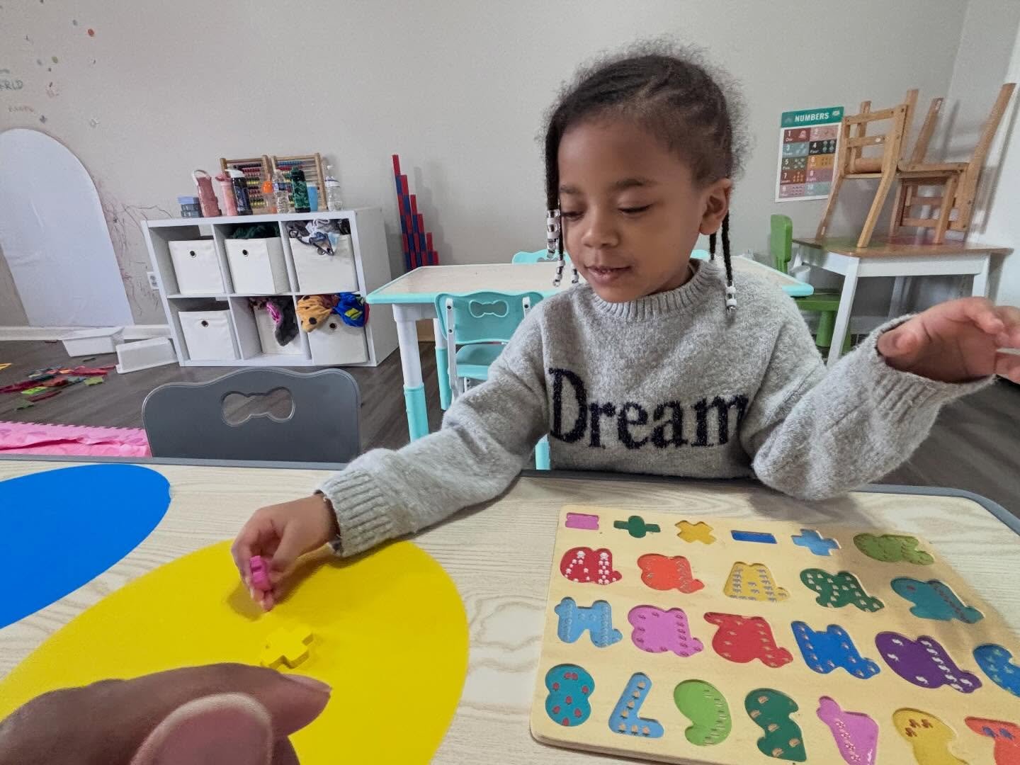 Little minds at work! Today our RGTC students practiced solving simple math equations, strengthening their problem-solving and critical thinking skills. RGTCStudents
#LittleLearnersBigFuture
#MathIsFun
#LearningThroughPlay
#FutureScholars