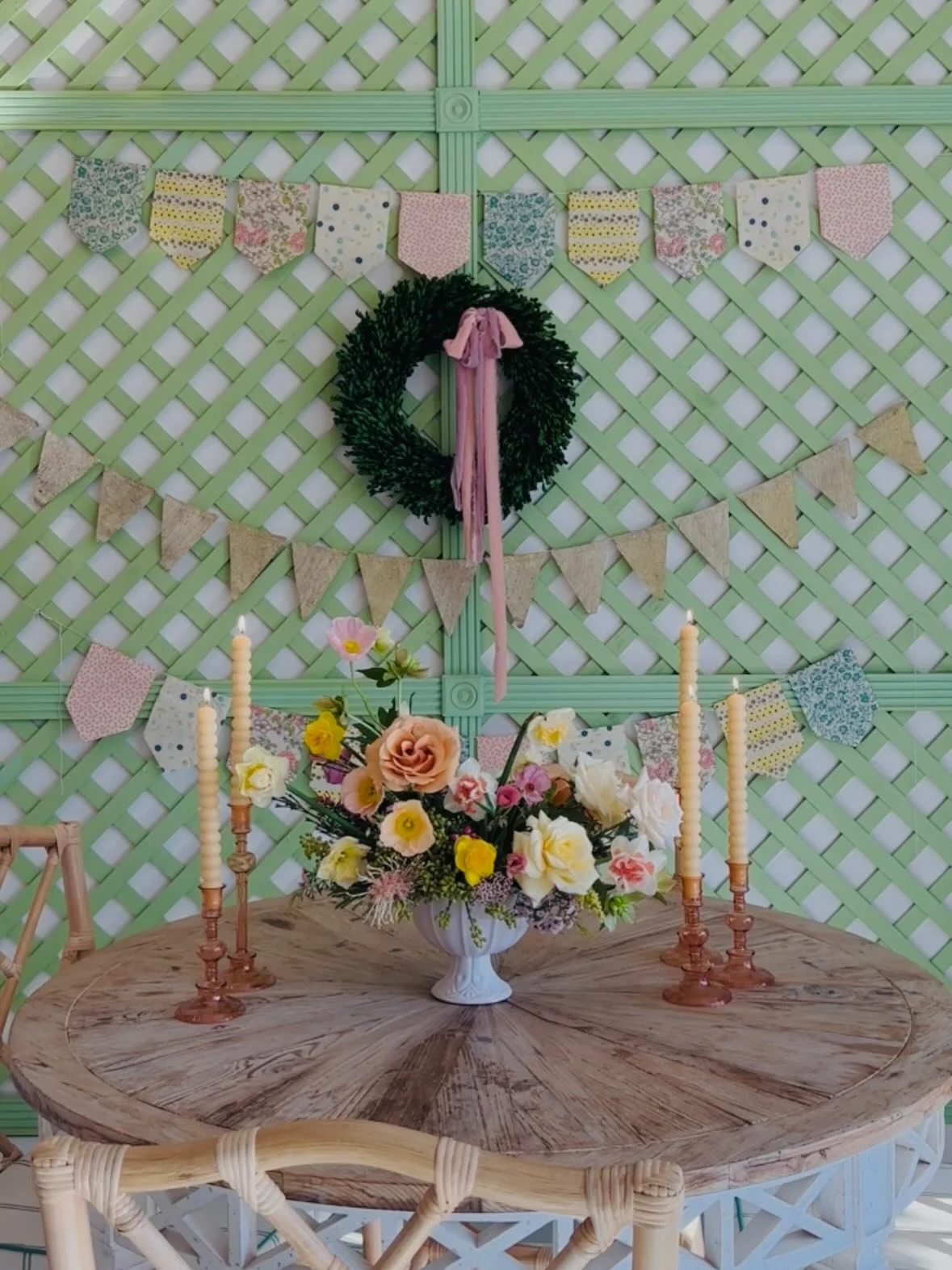 happy birthday to the sunshine of our shop, Leigha !!! ☀️🌸 to know her is to love her, and we are so lucky to have her at Alise Powell Designs