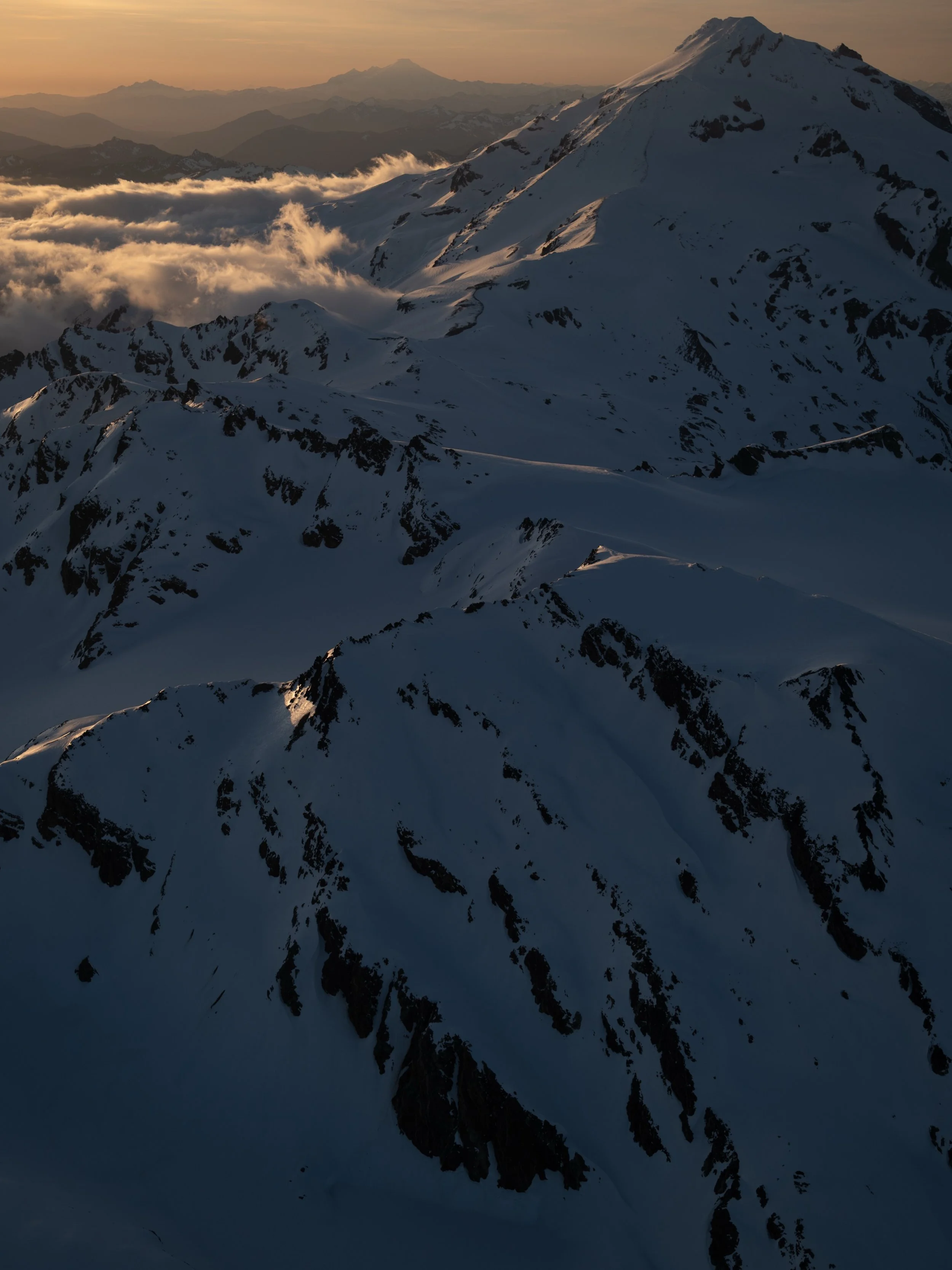 Vastness of the Cascades - 8:02pm 

#leica