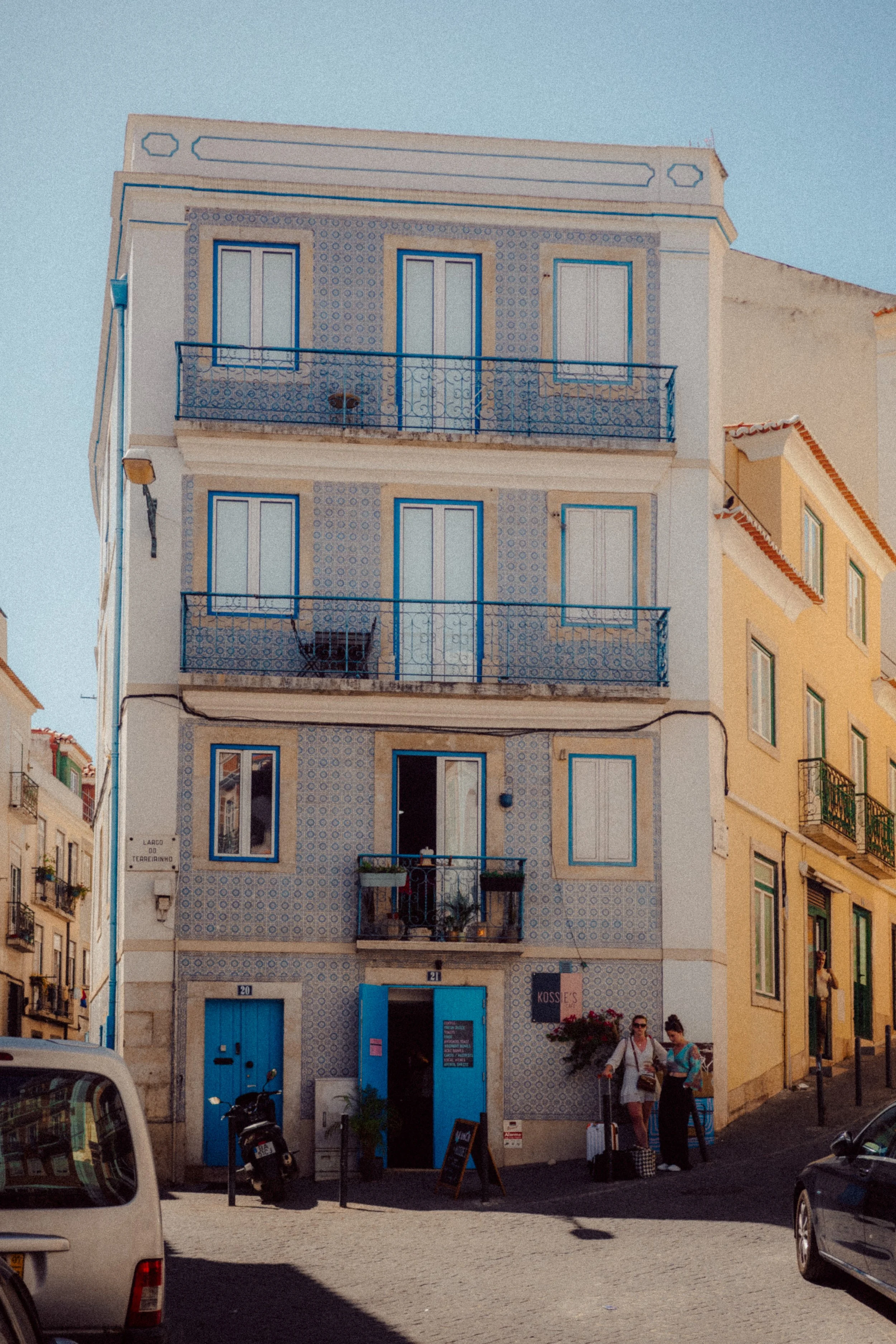 R0001001-Projects no logo-2.jpg