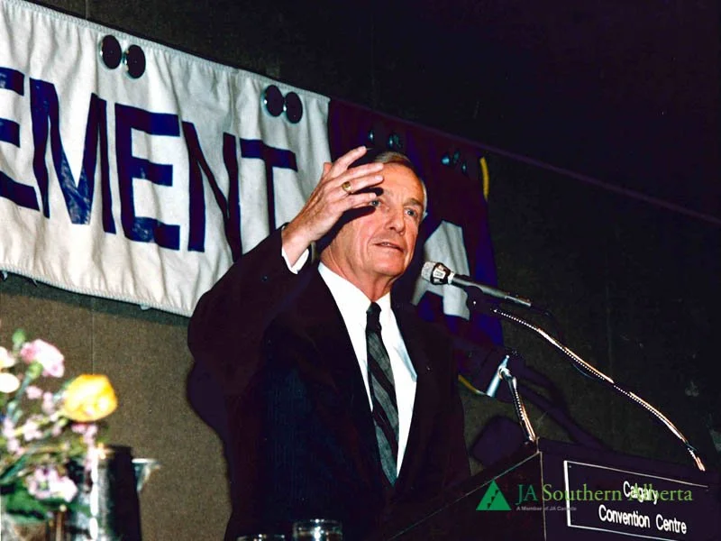 Alberta-Premier-Lougheed-speaking-at-Junior-achievement-event.jpg