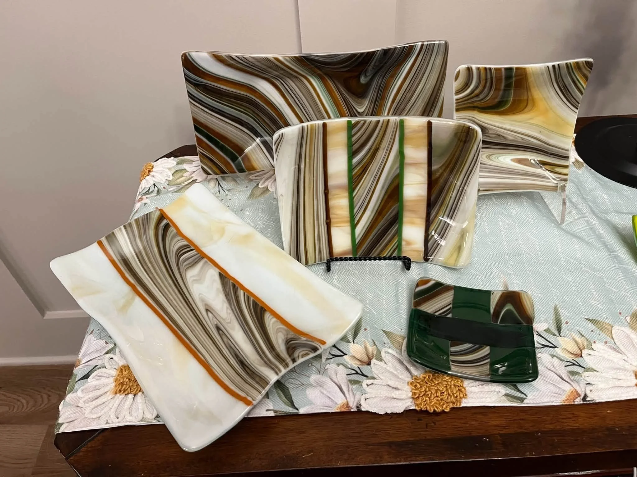 Dorothy Plummer Fusion Artist of the Month

 "For the past 18 months I've been going to Karg Art in Kechi and working on fusing glass. I have made 100's of pieces sold and given away. I need more space in my house to put my glass on. Ha If anyon