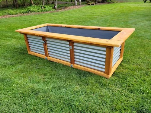 Premium garden box with pvc liner