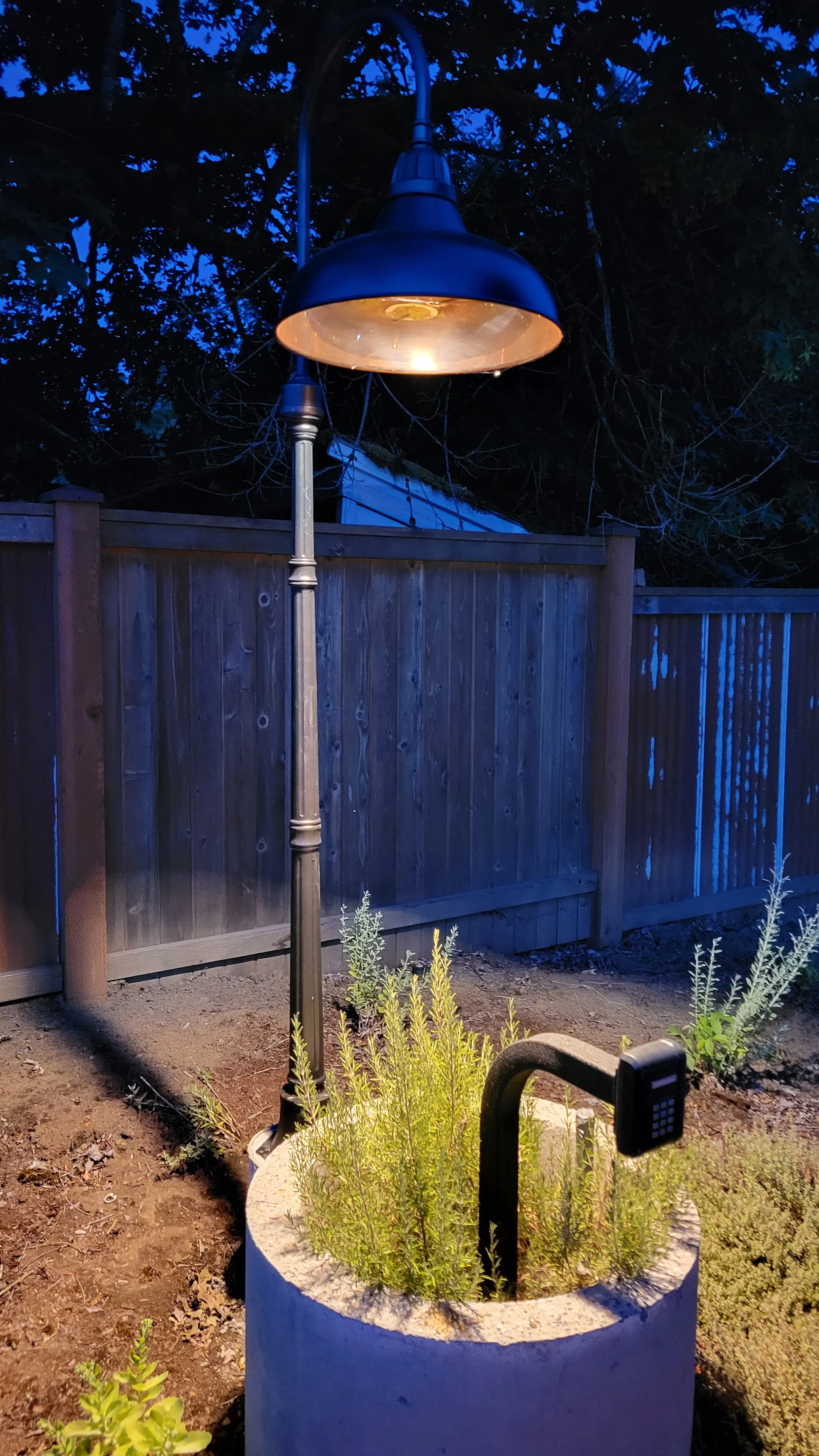 Gate light for security pad