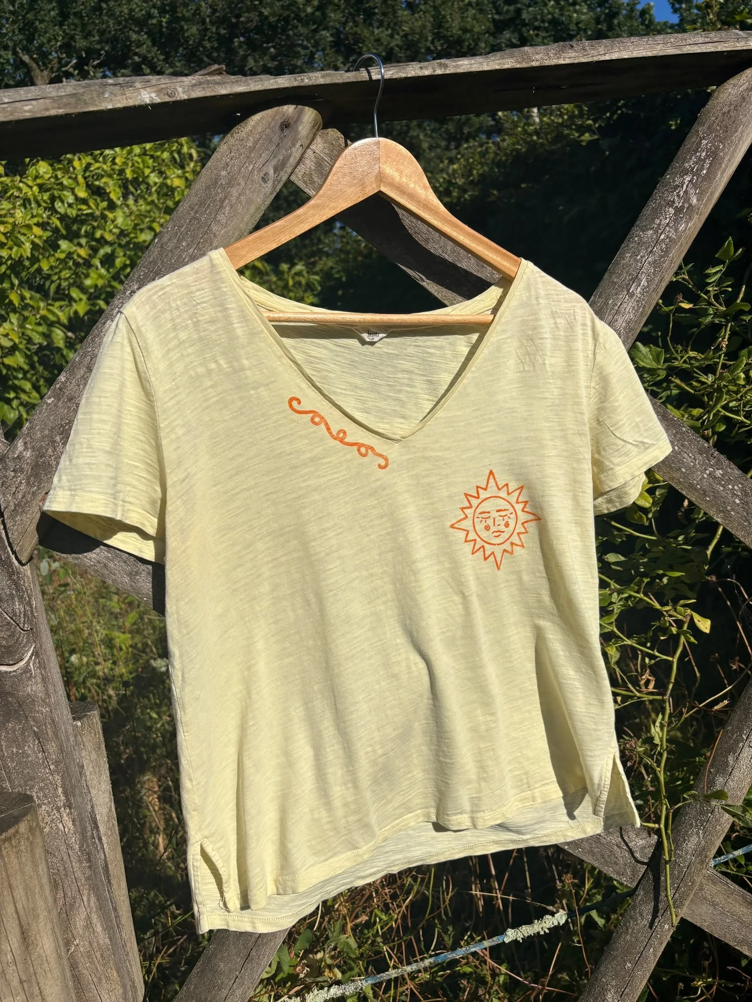 Sunny Snacks tee!