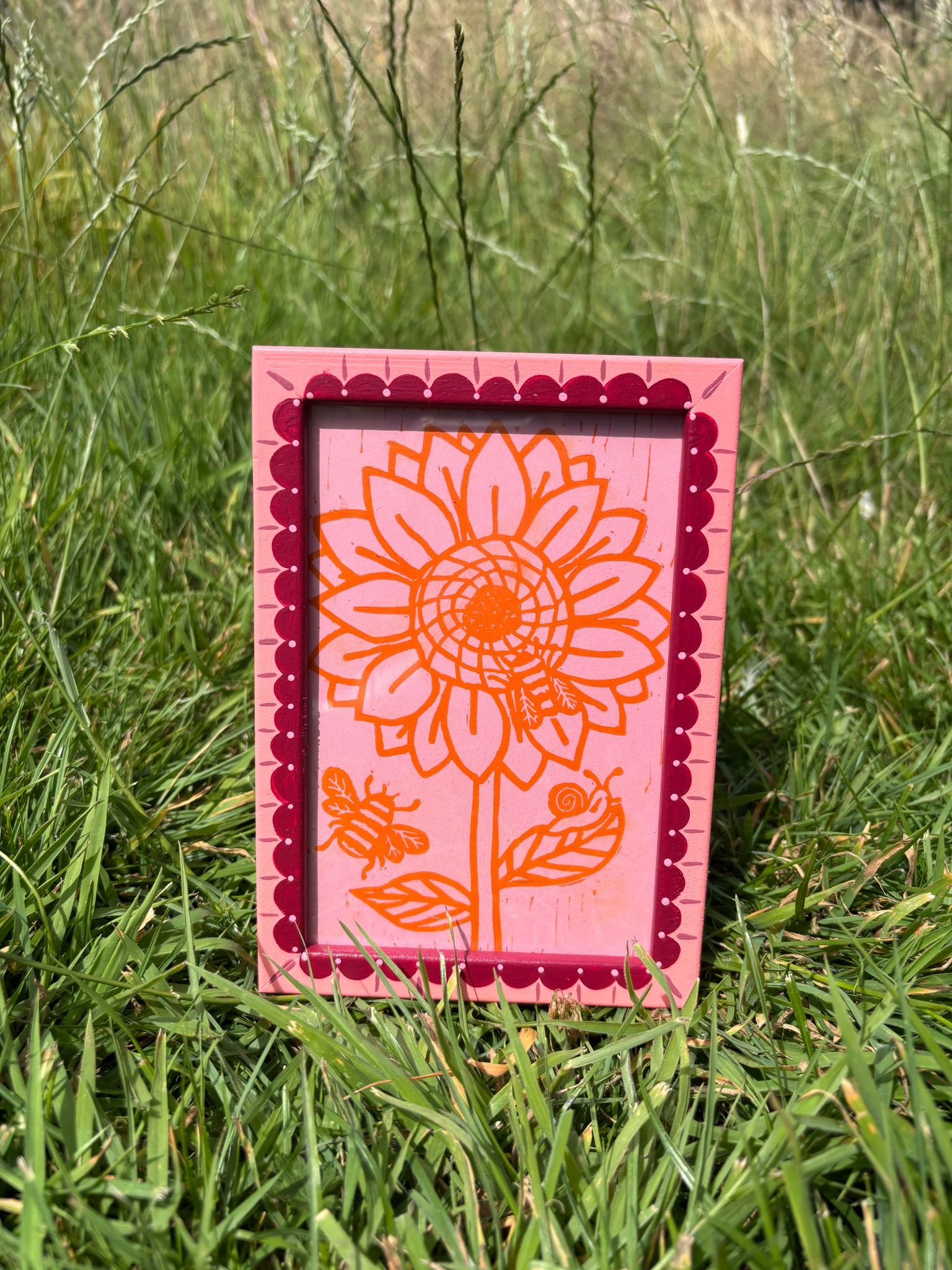 'Sunflower & Bees' in pink