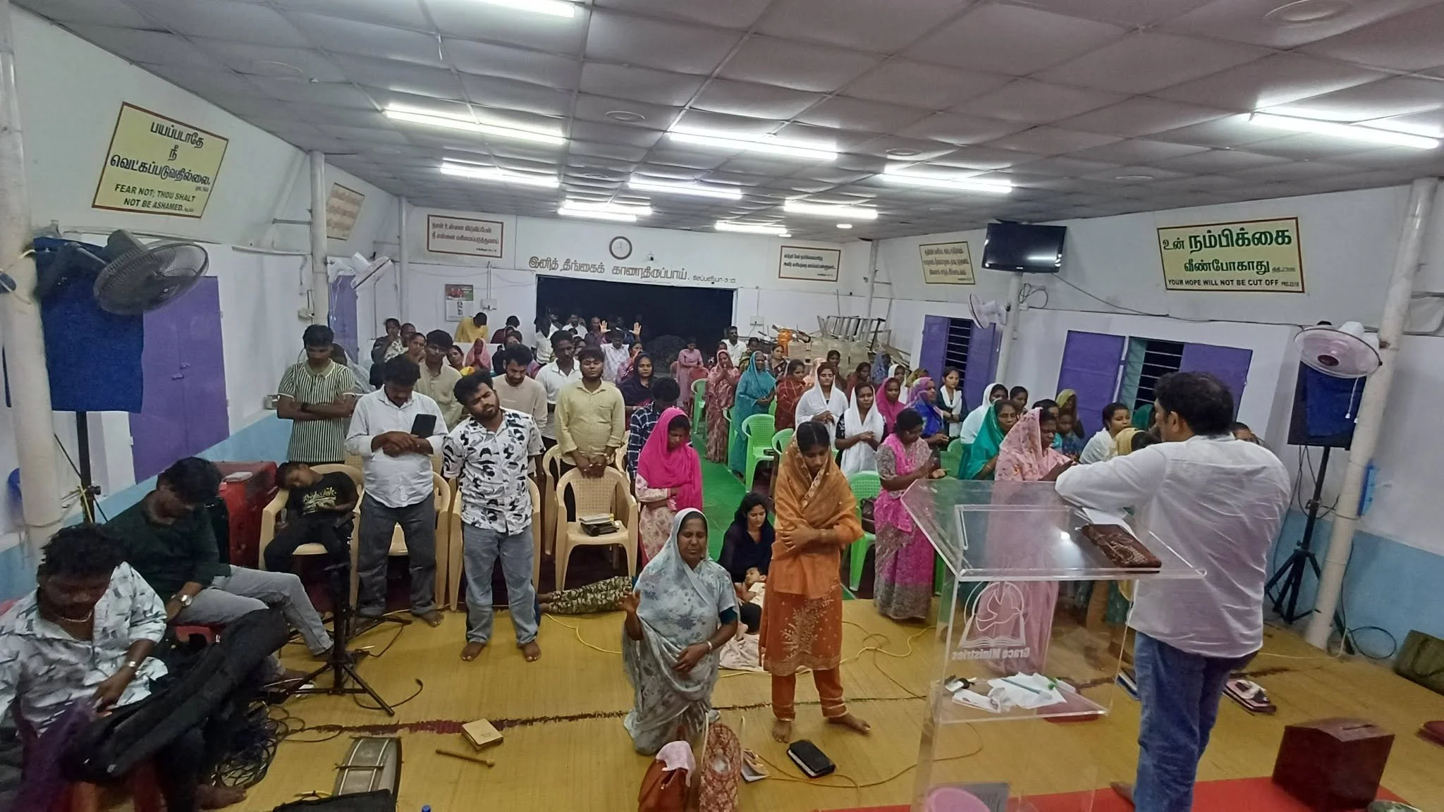 culto no templo india 1.jpg