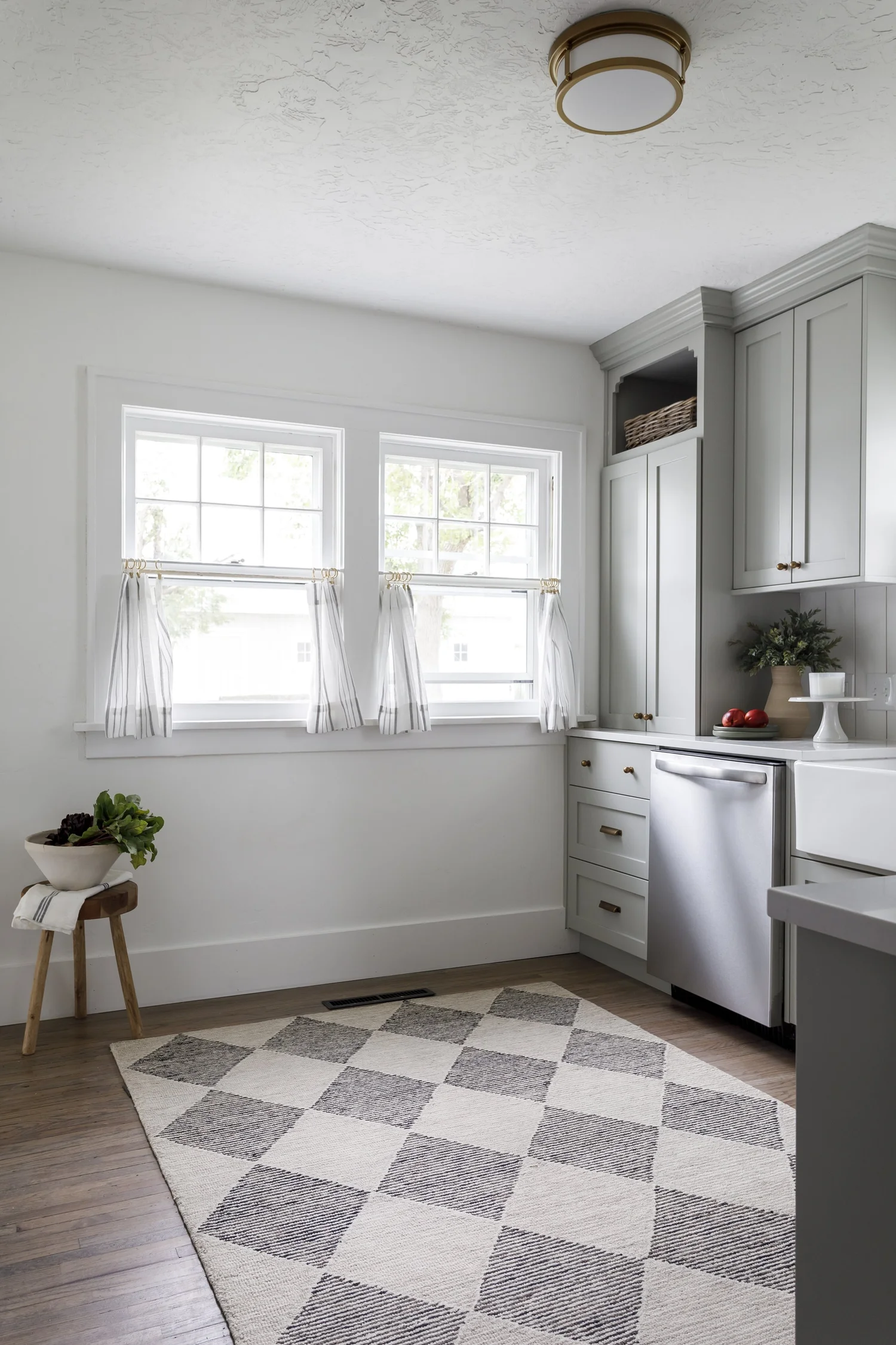 White colonial remodel, interior photograph 4 of 12 by Andi Marshall Interiors