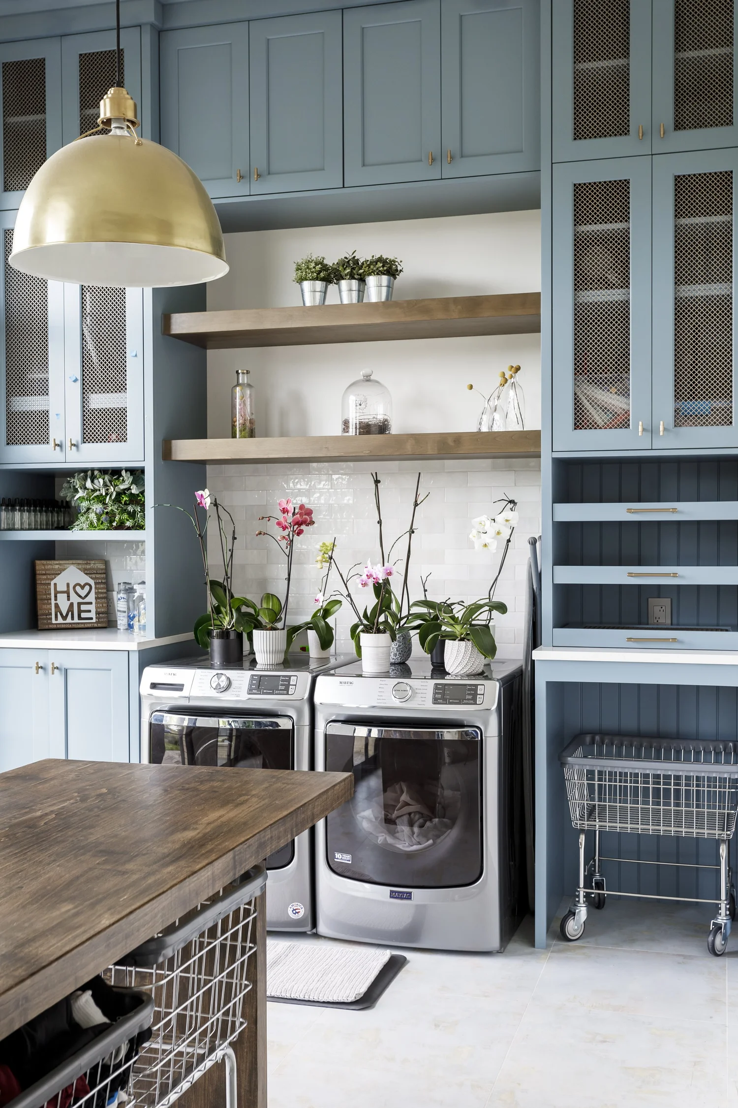 Modern white farmhouse with black steel windows, interior photograph 2 of 13 by Andi Marshall Interiors
