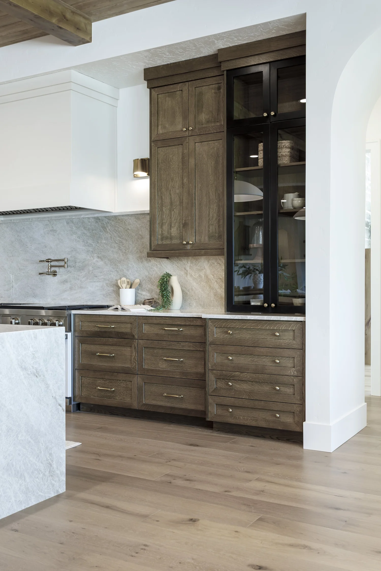 Dark-wood ceiling great room and kitchen, interior photograph 5 of 9 by Andi Marshall Interiors