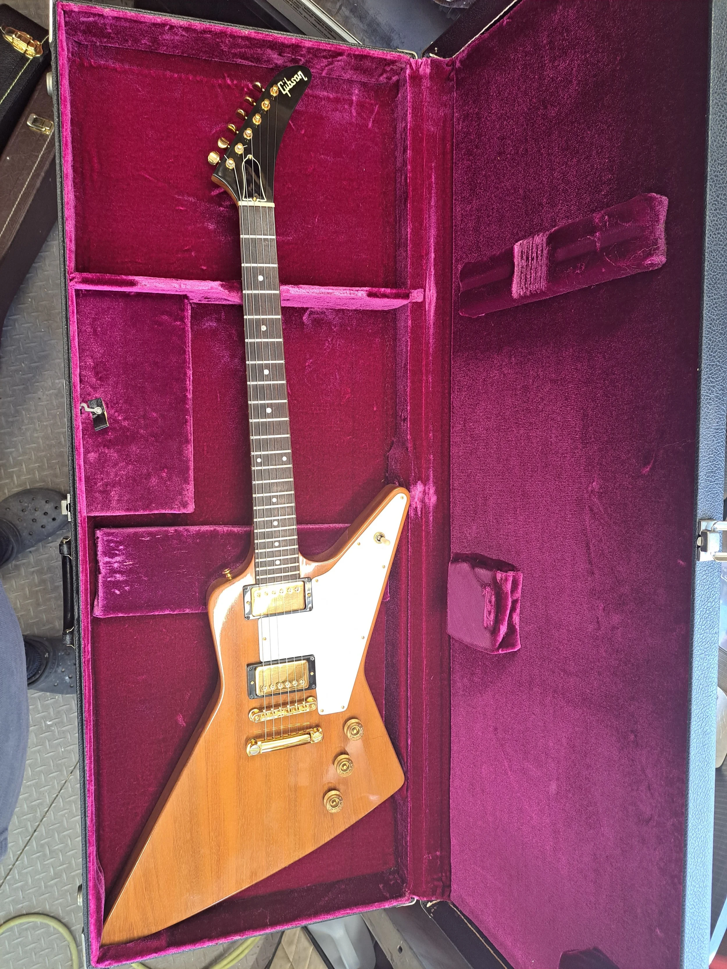 Gibson Explorer restoration