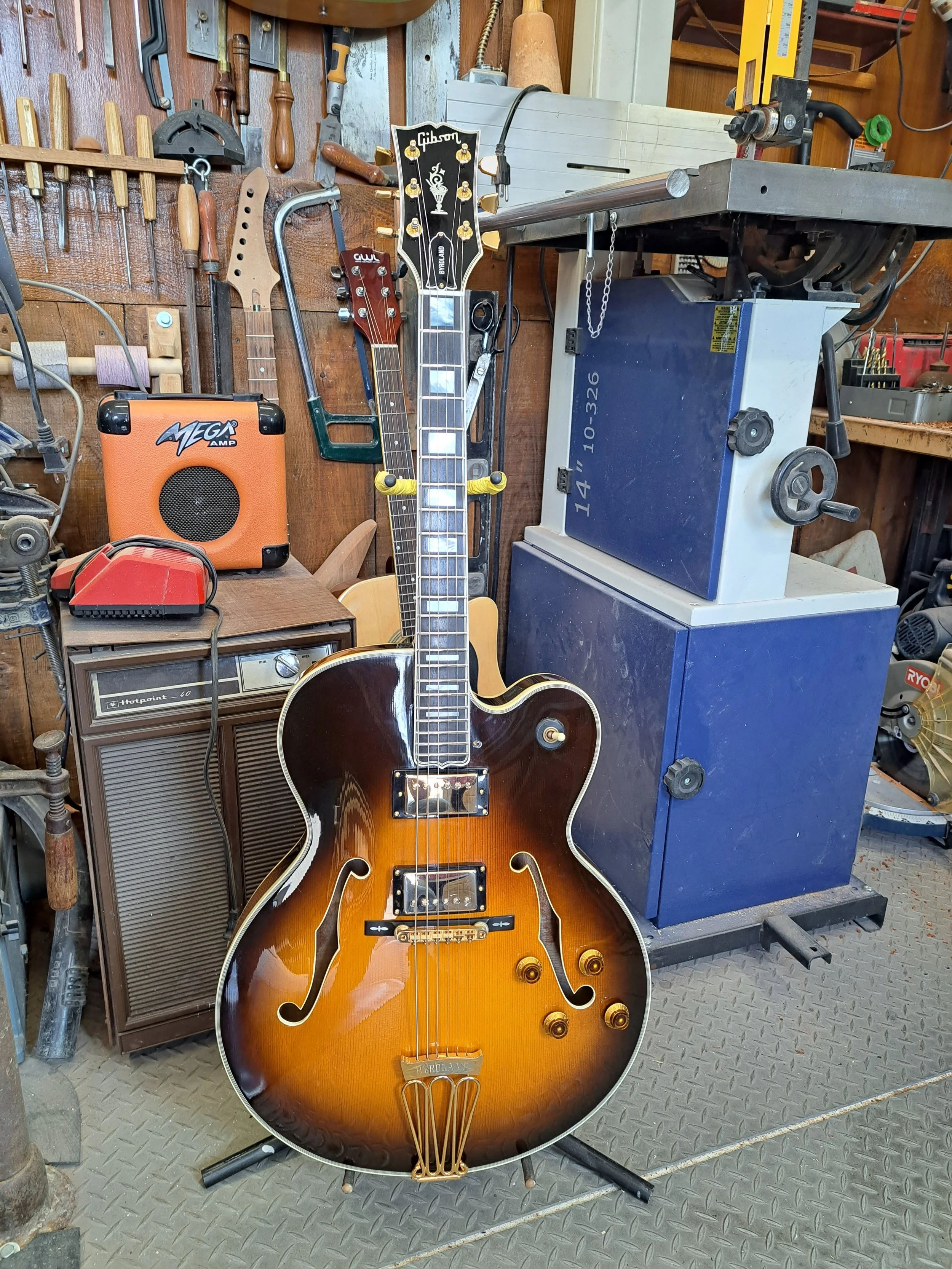 Gibson Byrdland restoration
