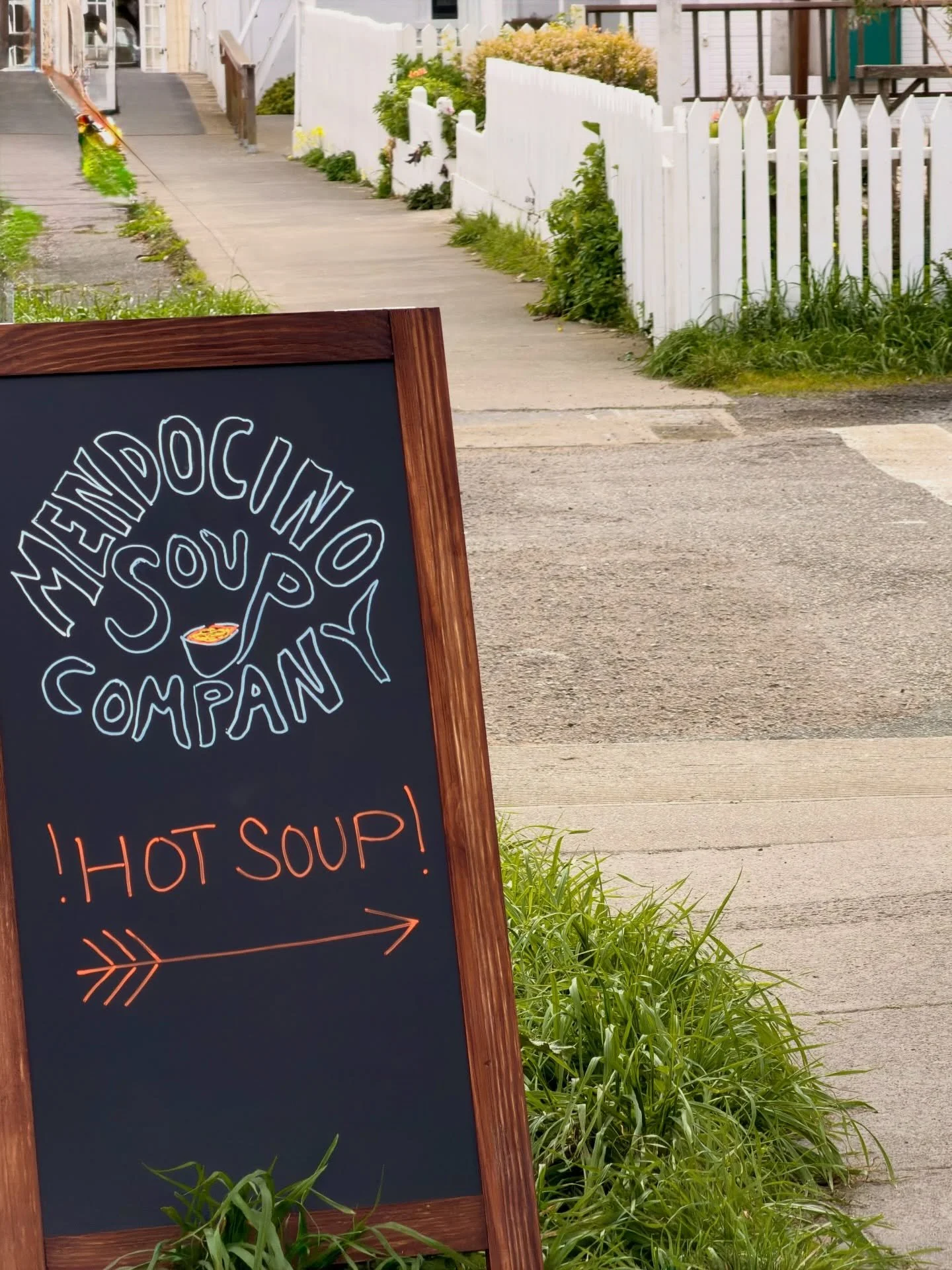 A few snaps from our super fun first pop-up at @valeriemendocino yesterday! All the soup was gone within a couple of hours&hellip; SUCCESS! 🙏🏼💙 

It was lovely meeting so many of you and thanks so much for coming out to support us! We&rsquo;ll be 