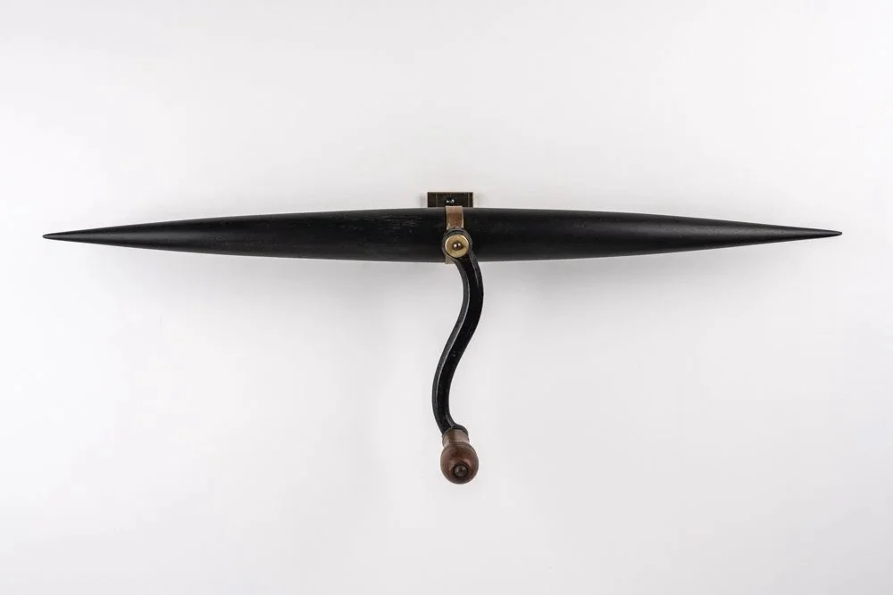 Crank 21.5" x 7" x 2"