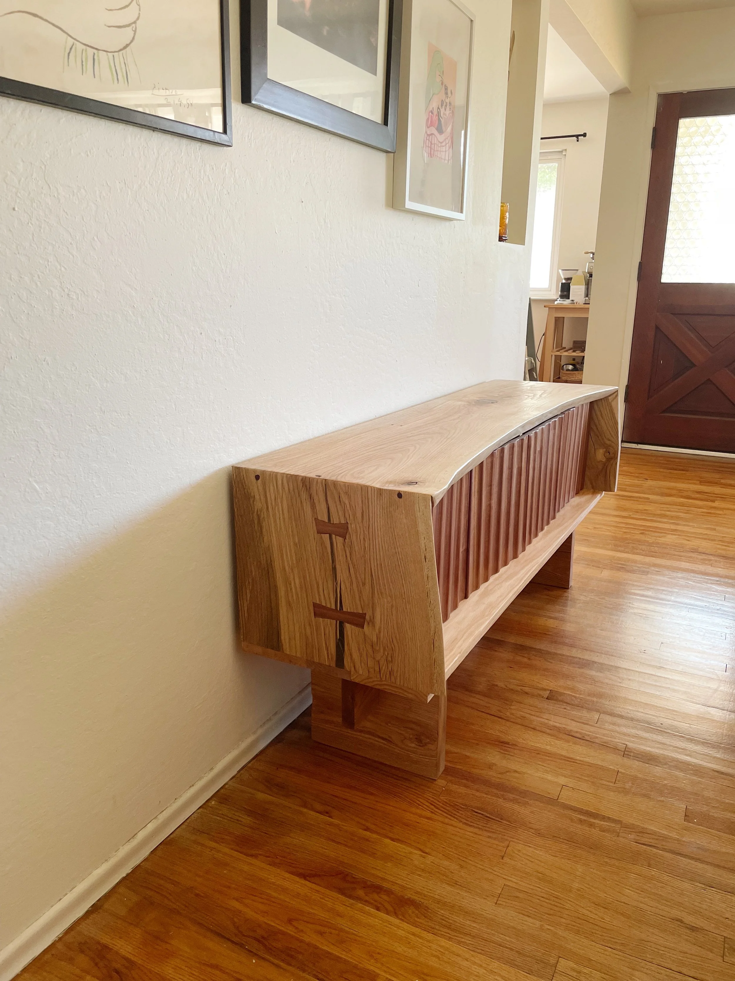 Red oak and Sapele console

-SOLD-