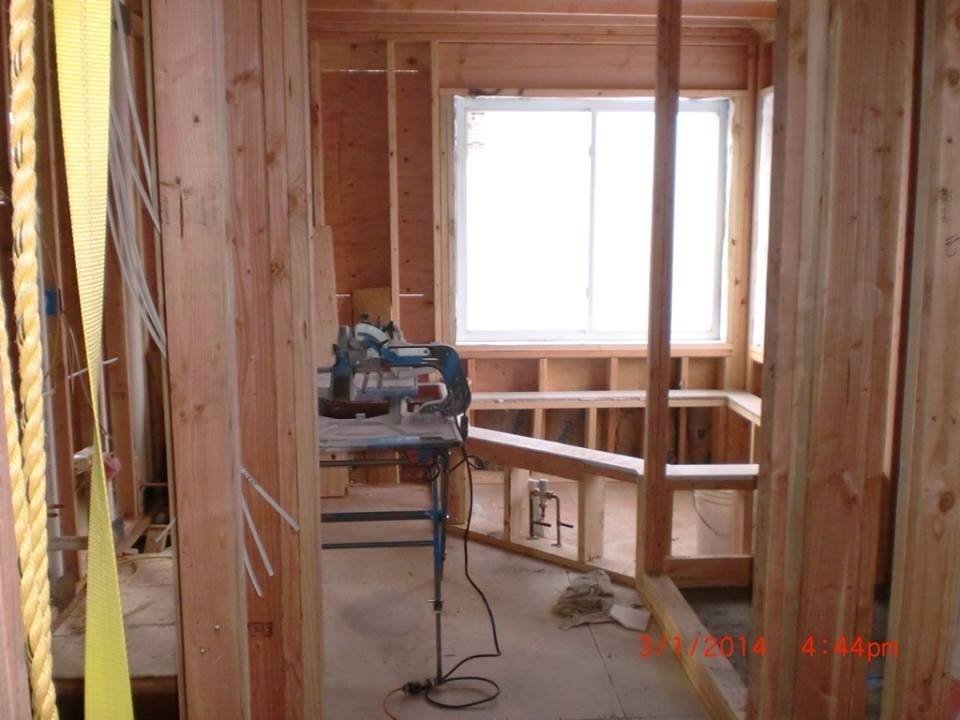 42 Master bathroom.jpg