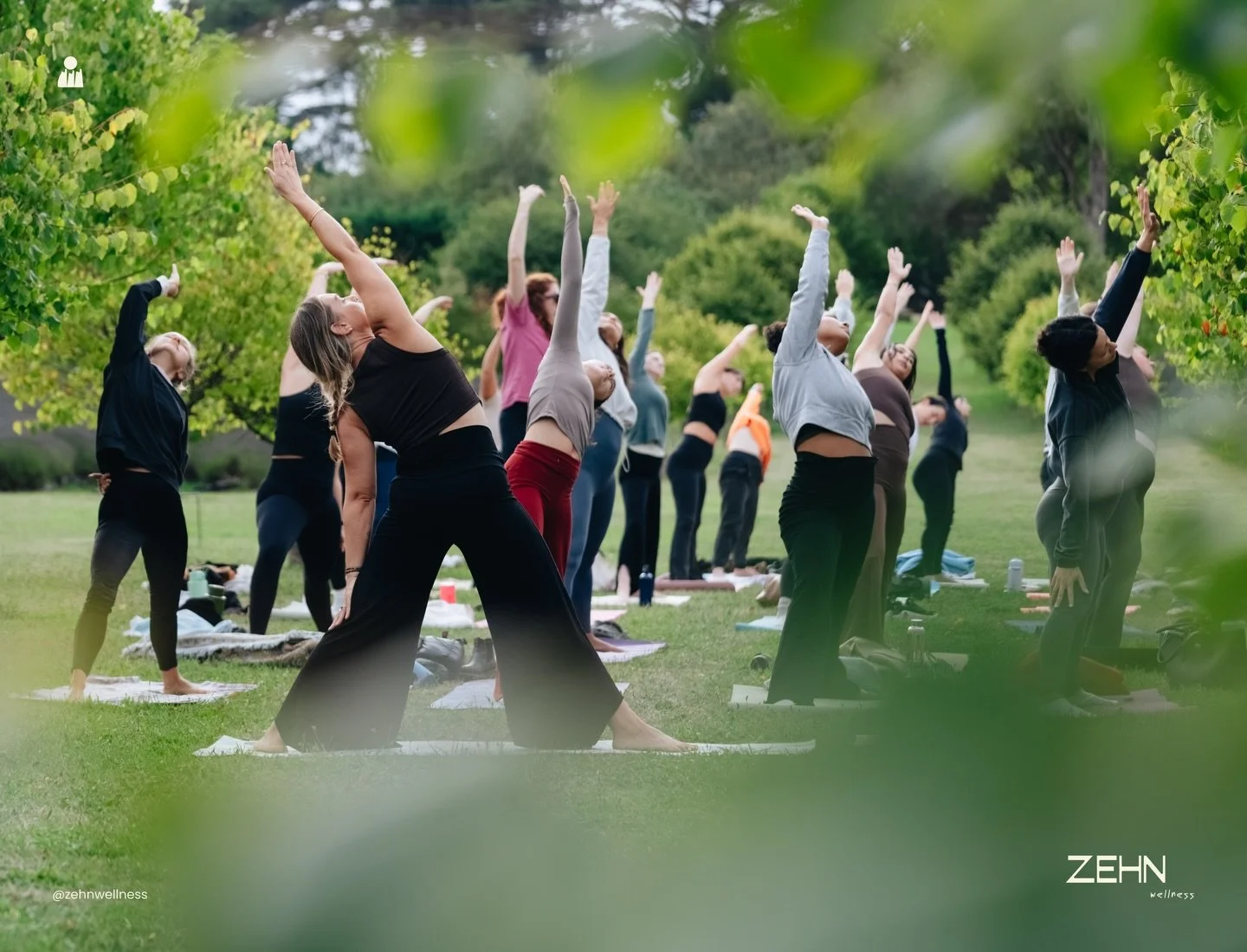 Saturday morning at @redhilllavenderfarm with 28 beautiful humans 🌻🫶

Yoga with @lunatherapy as the sun came up. Bare feet on the grass. Strangers becoming friends before the first coffee was poured.

Some came with friends. Some came with family. 