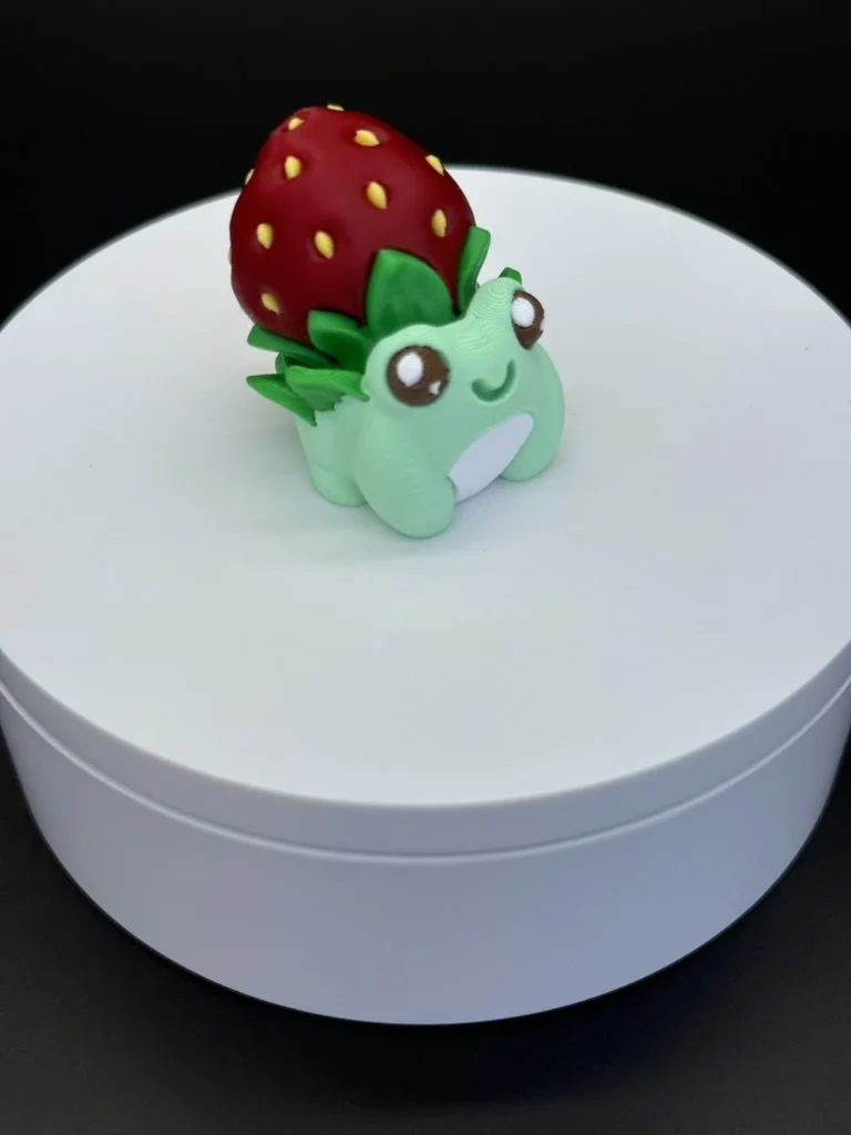 Strawberry_Frog_5.jpg