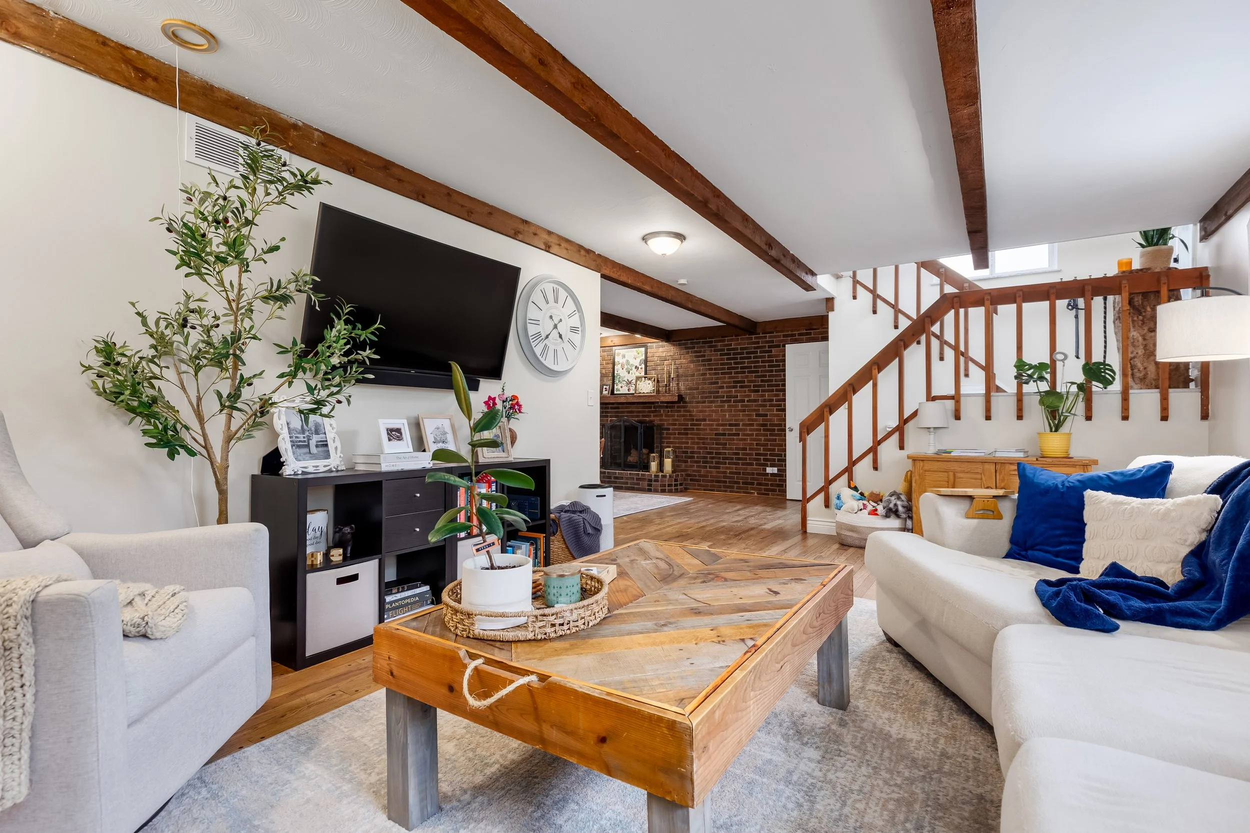 741 Robin Ln_MLS-6.jpg