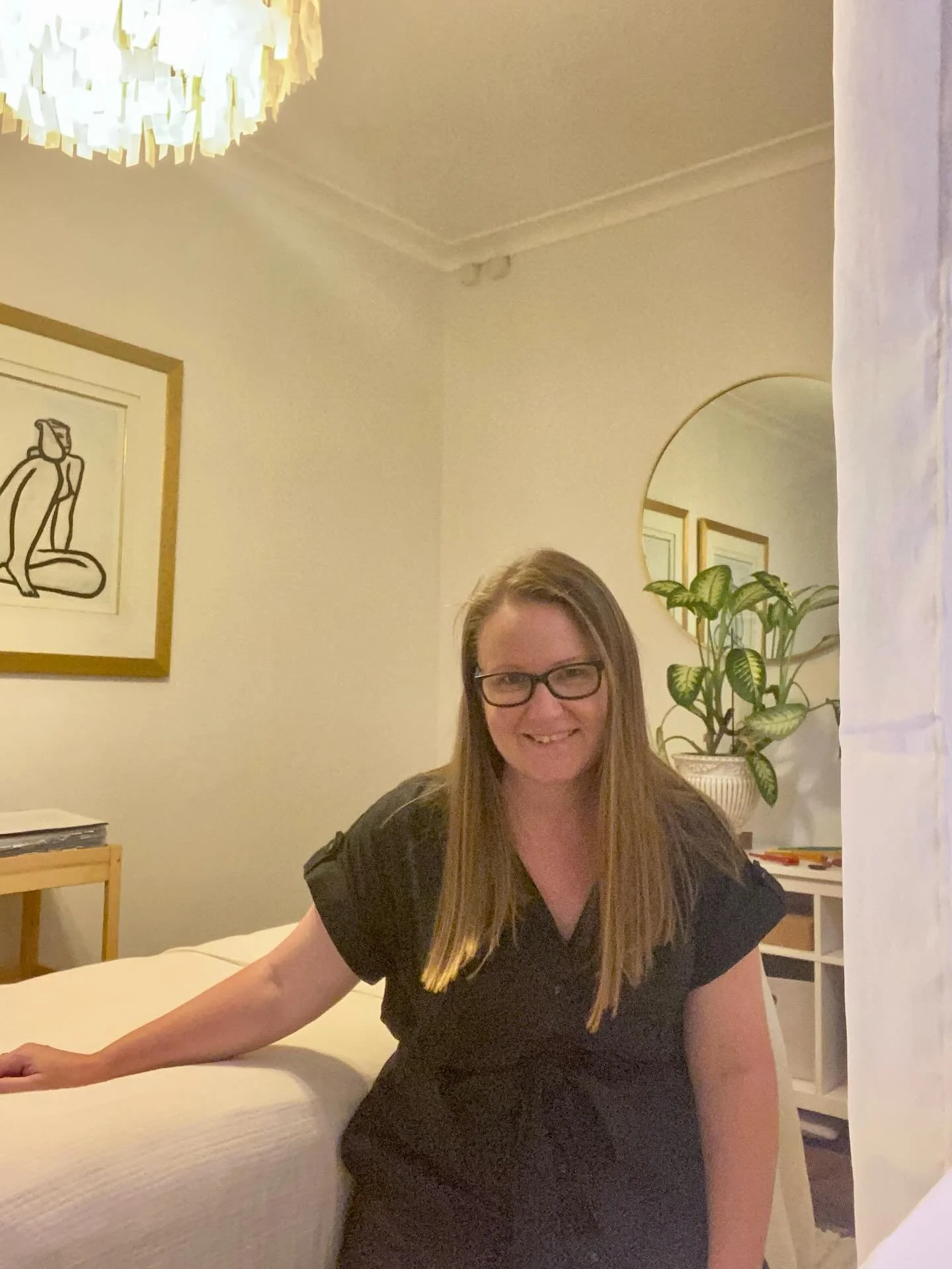 Working through some beautiful shifts in today&rsquo;s sessions. I&rsquo;m feeling grateful to be here every Friday @awakenmbswellness helping people feel lighter, brighter and more grounded.

#kinesiologysydney #reikisydney #kinesiologybondi #reikib